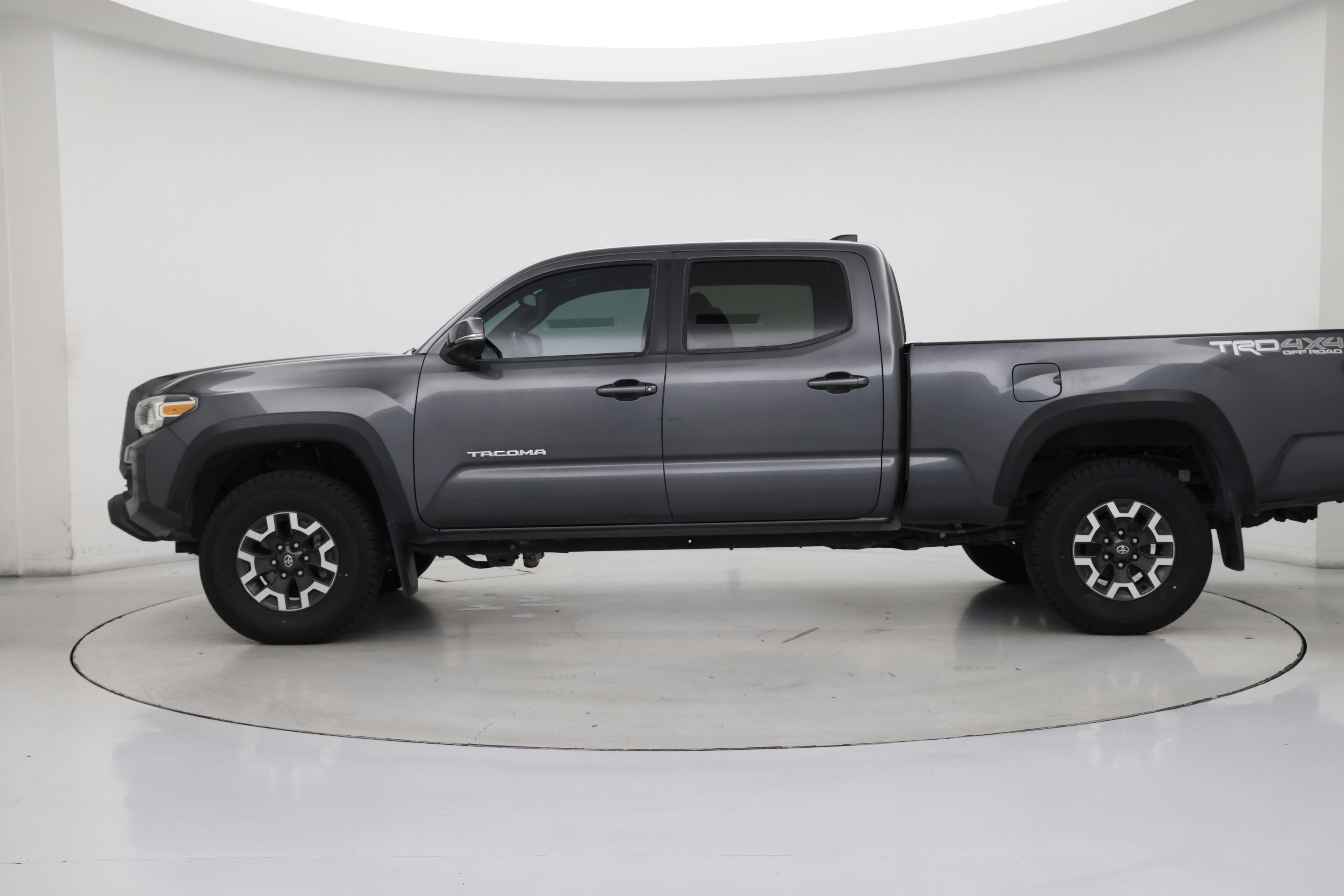 Thumbnail: 2021 Toyota Tacoma - 3