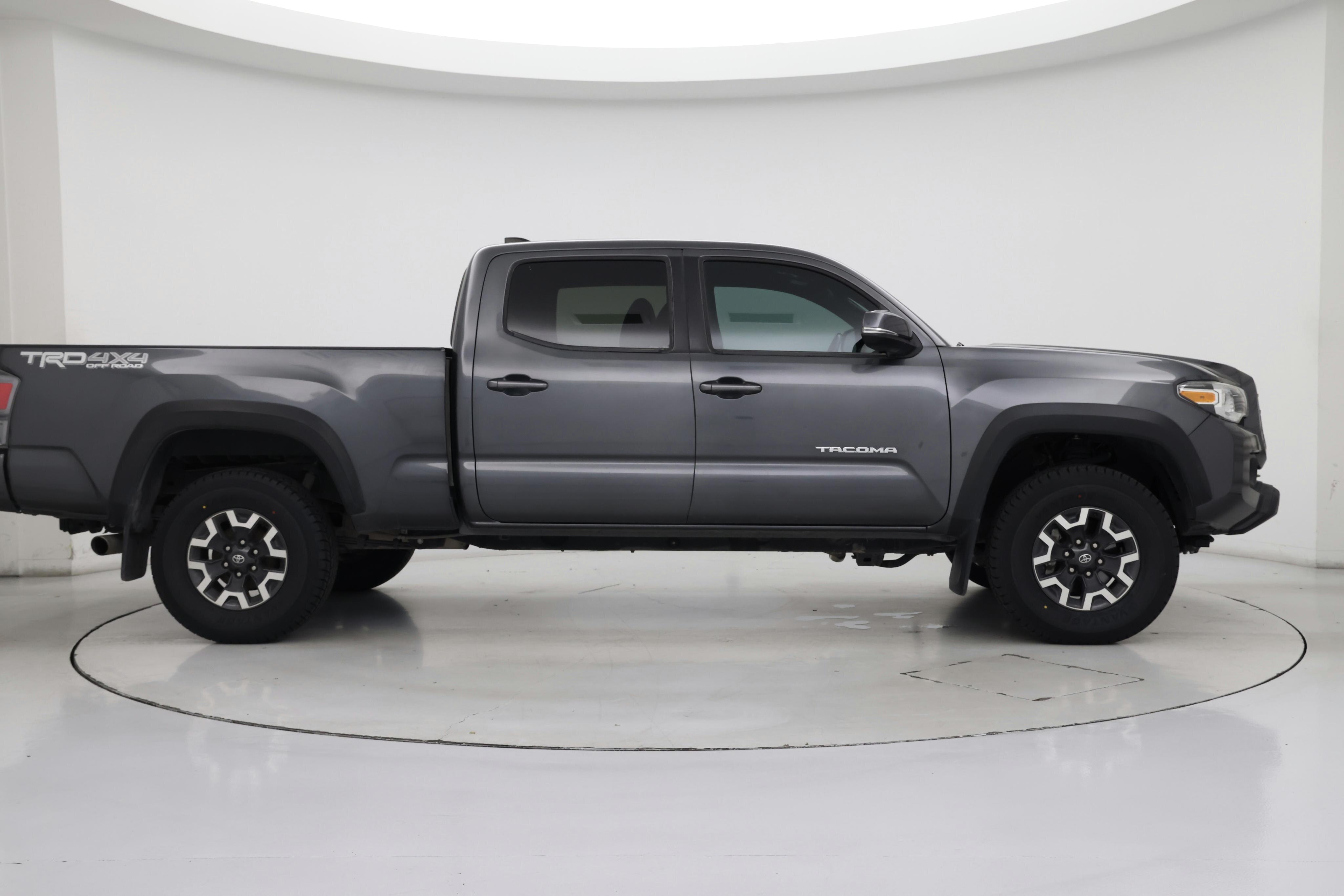 Thumbnail: 2021 Toyota Tacoma - 7
