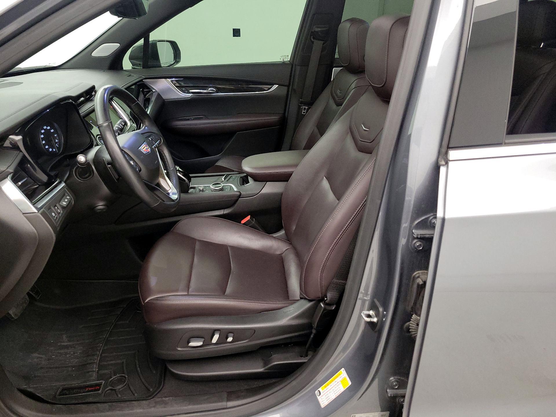 Thumbnail: 2020 Cadillac XT6 - 11