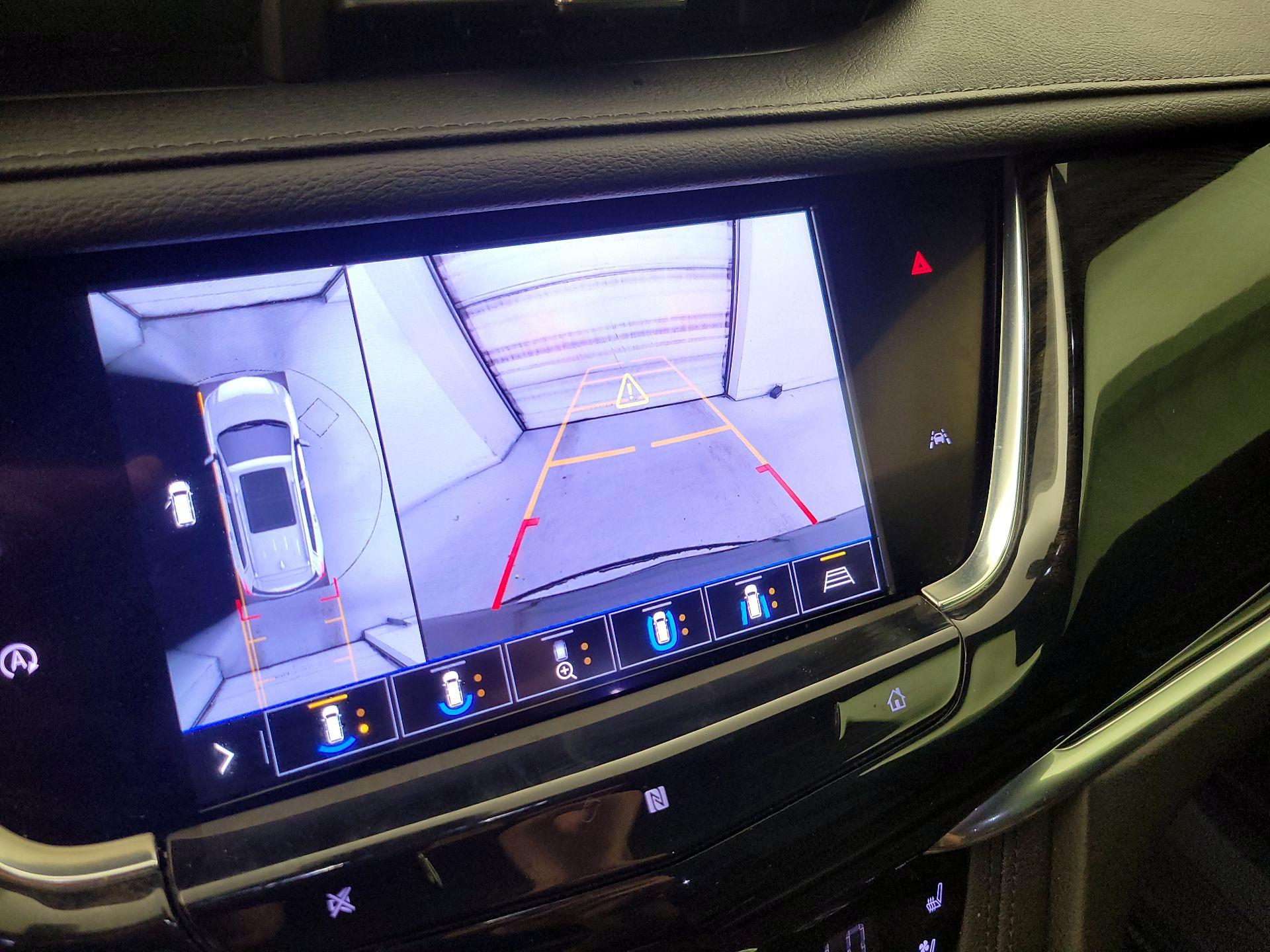 Thumbnail: 2020 Cadillac XT6 - 14