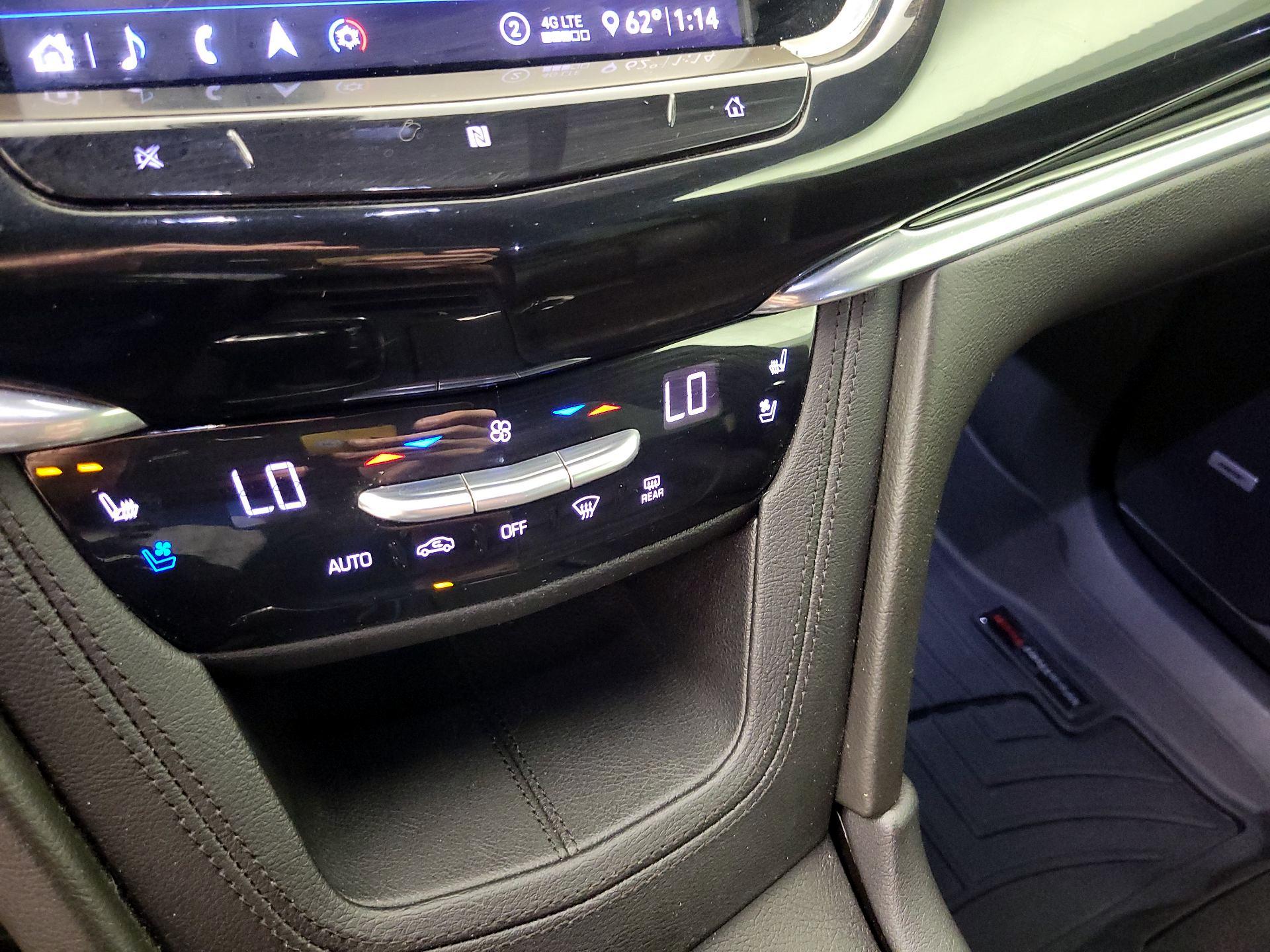 Thumbnail: 2020 Cadillac XT6 - 16