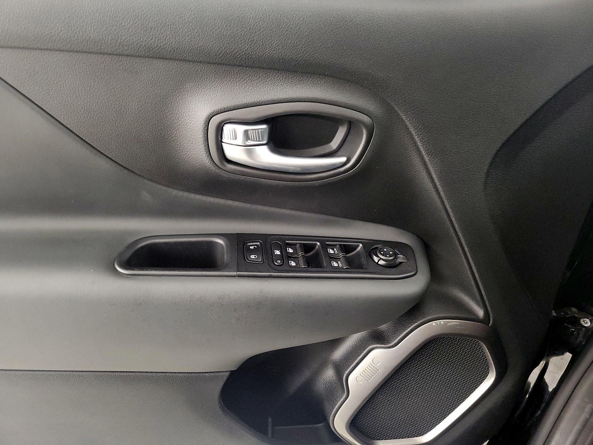 Thumbnail: 2022 Jeep Renegade - 12