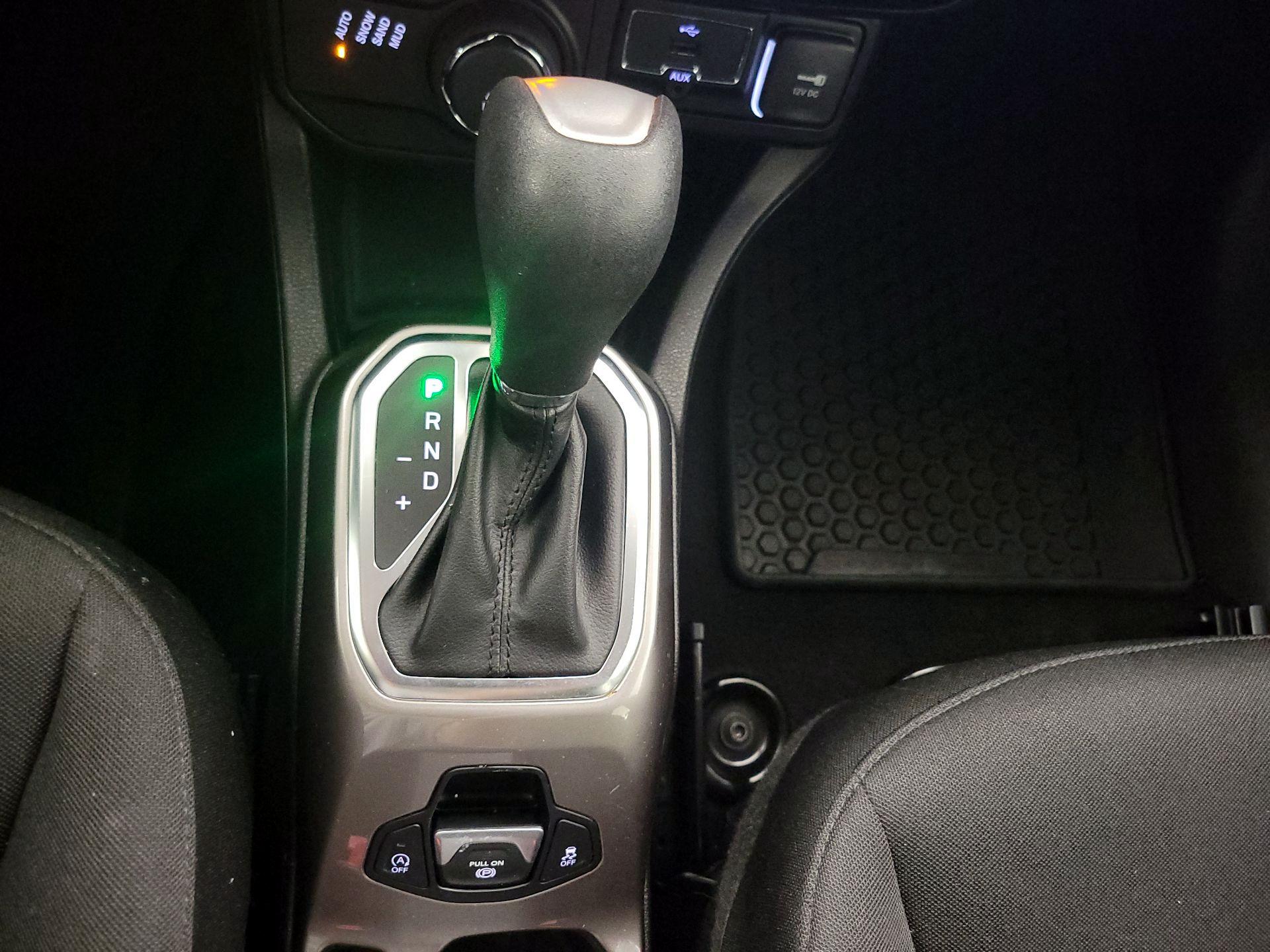 Thumbnail: 2022 Jeep Renegade - 18