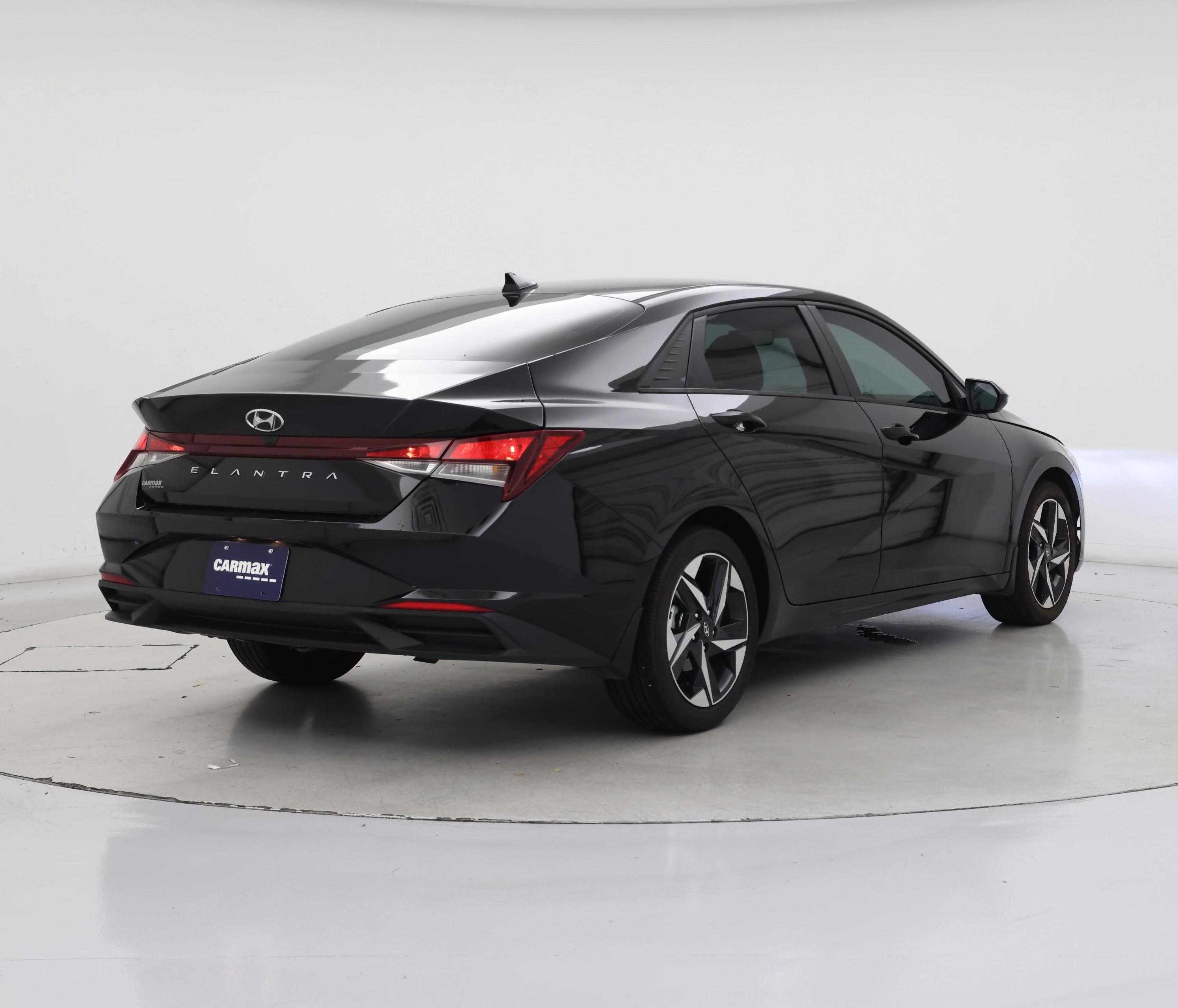 Thumbnail: 2023 Hyundai Elantra - 8