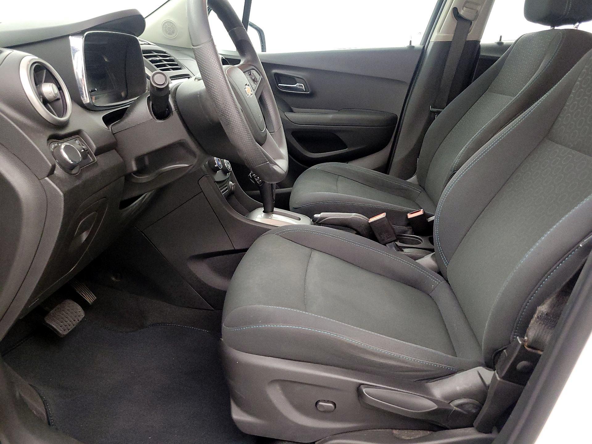 Thumbnail: 2016 Chevrolet Trax - 11