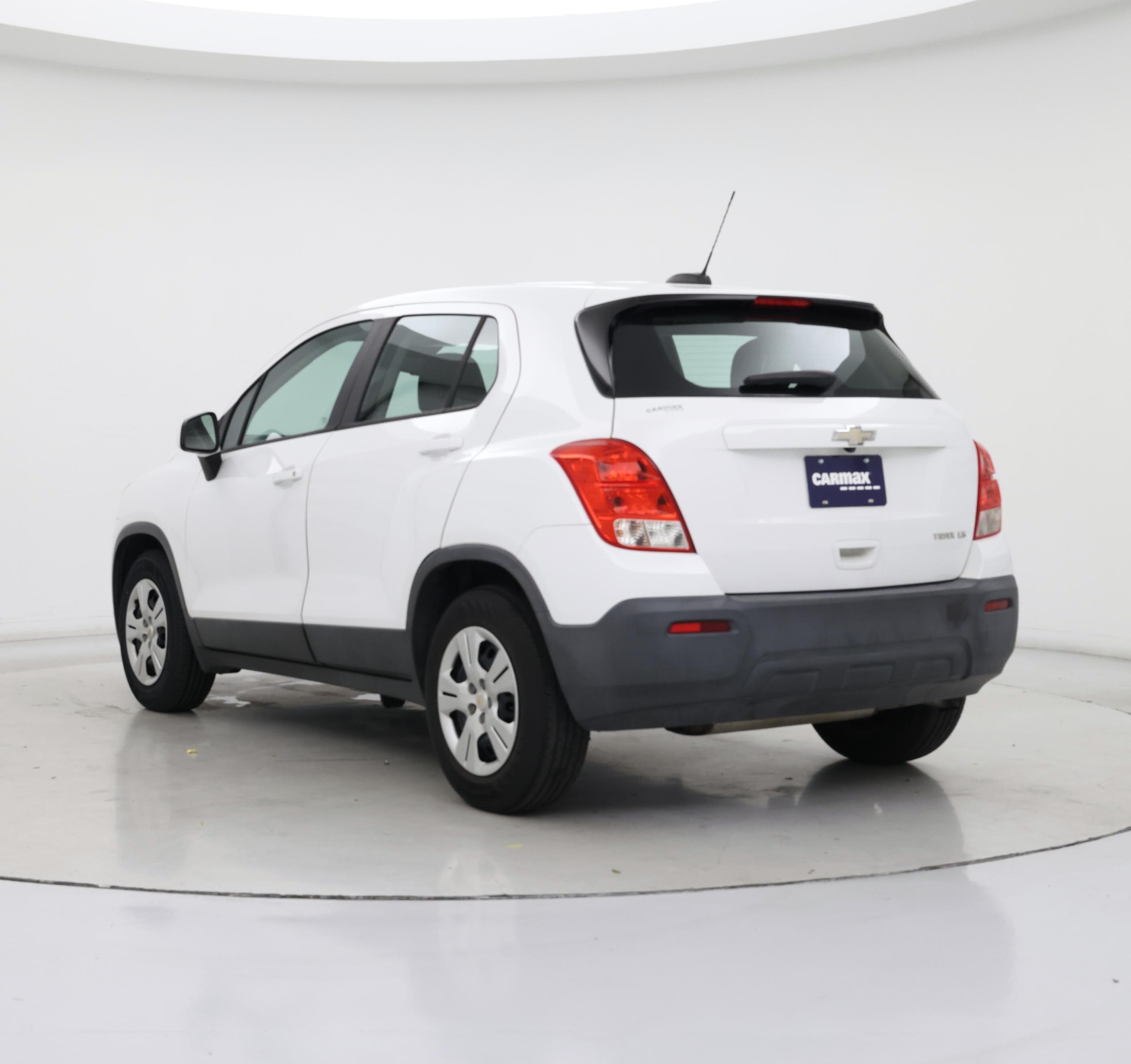 Thumbnail: 2016 Chevrolet Trax - 2