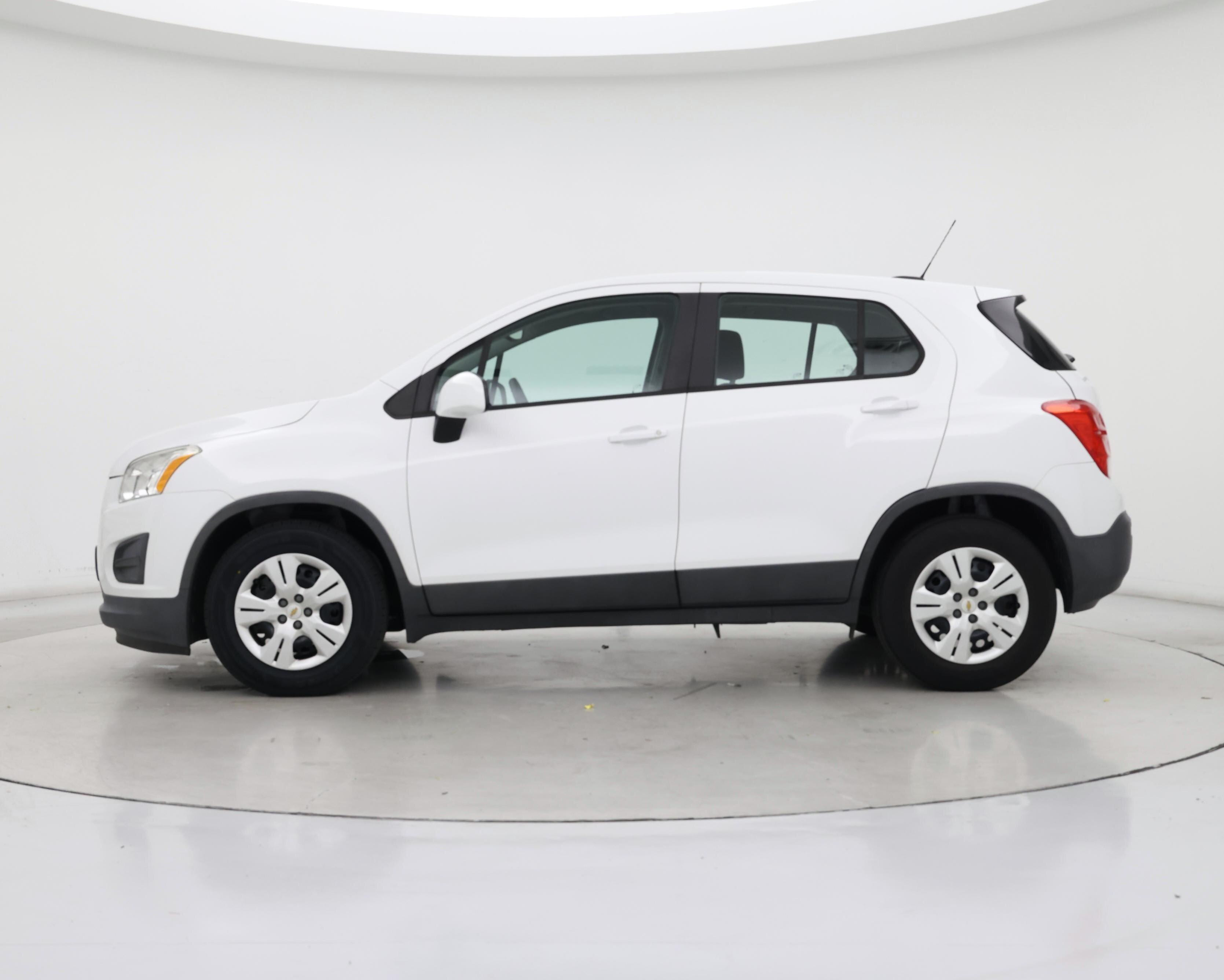 Thumbnail: 2016 Chevrolet Trax - 3