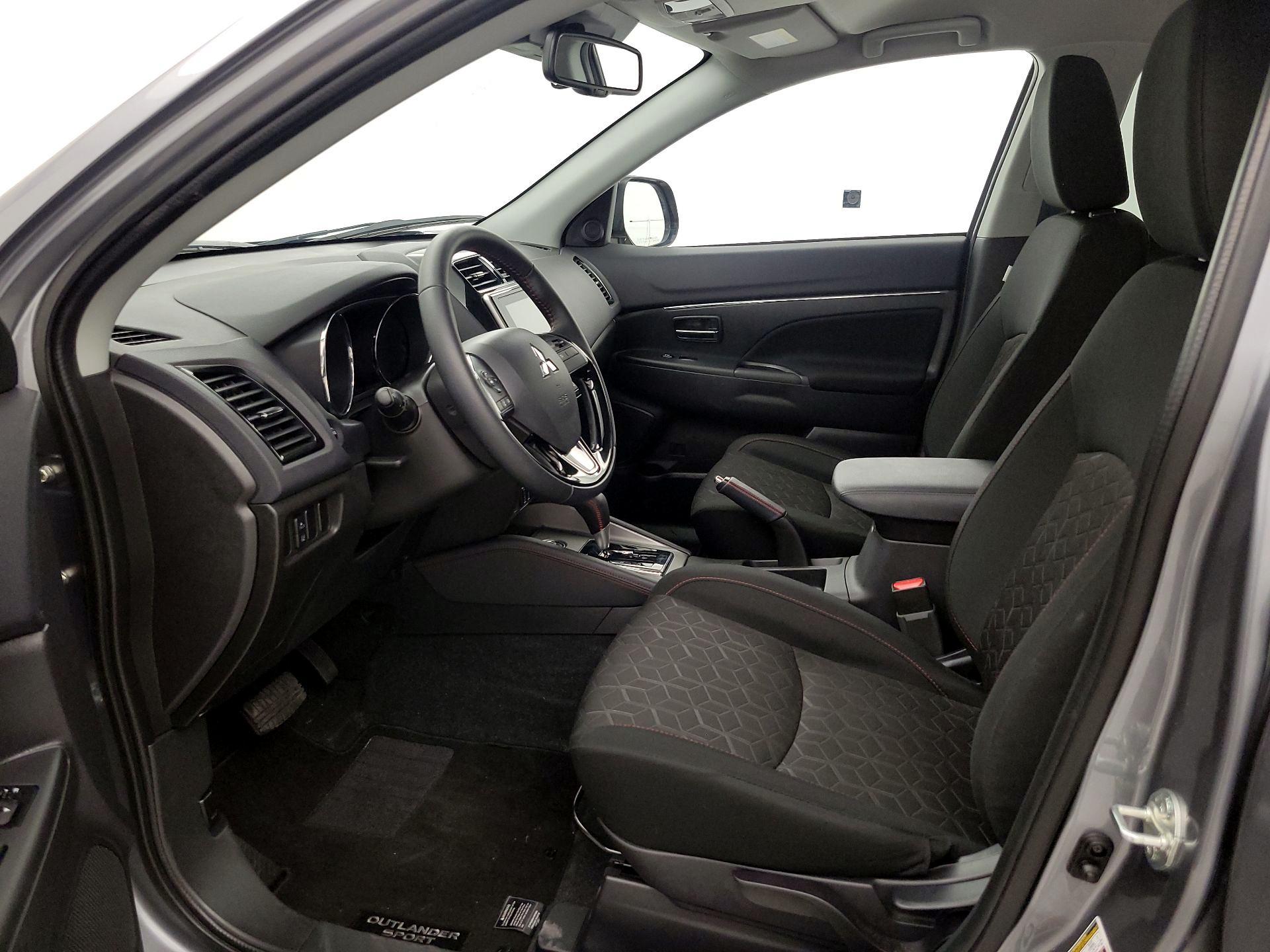 Thumbnail: 2025 Mitsubishi Outlander Sport - 11