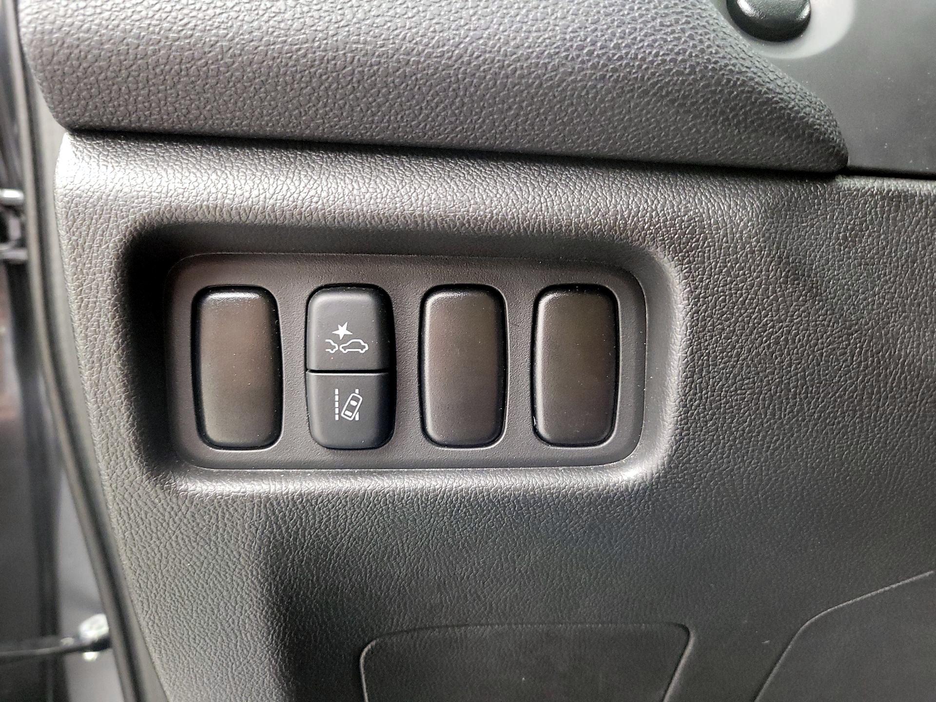 Thumbnail: 2025 Mitsubishi Outlander Sport - 13