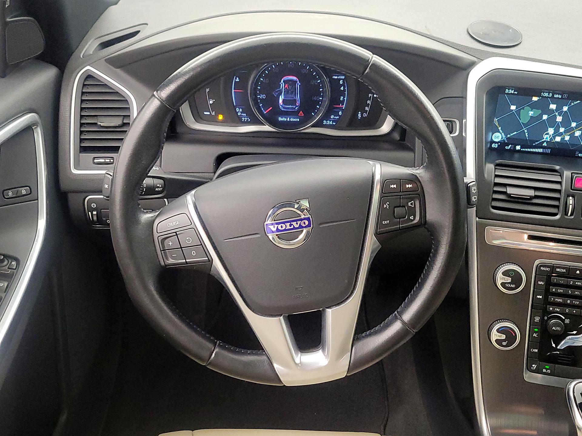 Thumbnail: 2016 Volvo XC60 - 10
