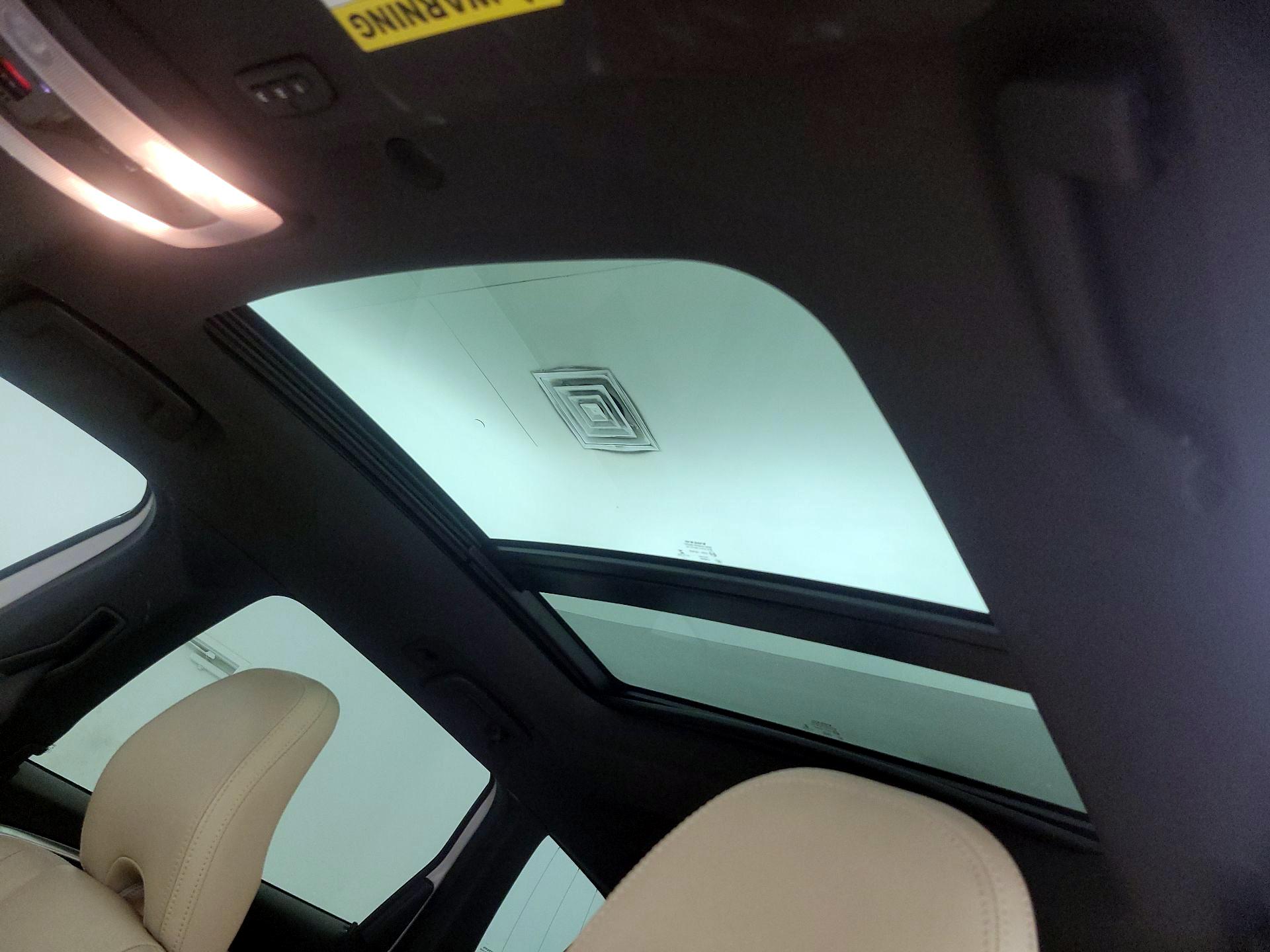 Thumbnail: 2016 Volvo XC60 - 19