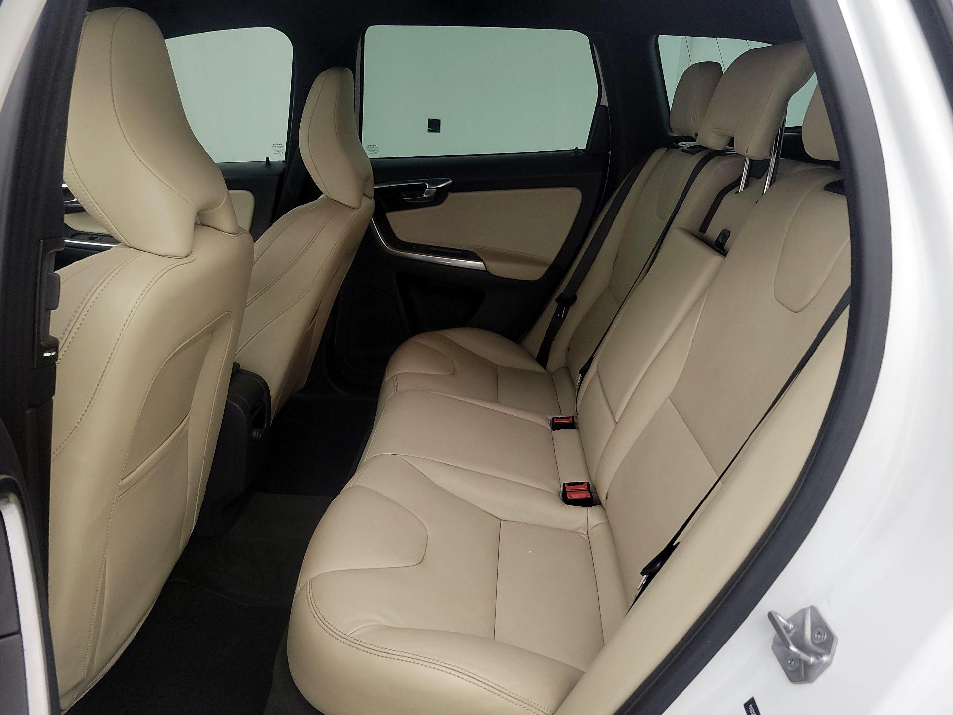 Thumbnail: 2016 Volvo XC60 - 20