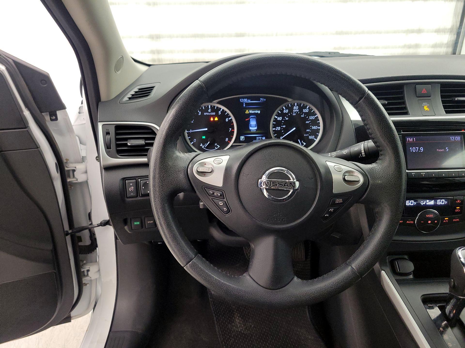 Thumbnail: 2018 Nissan Sentra - 10