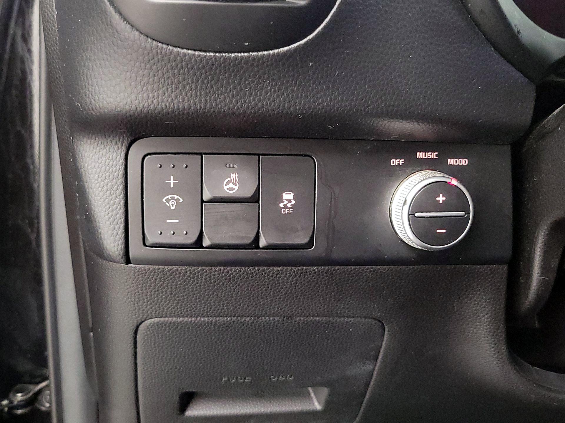 Thumbnail: 2015 Kia Soul - 13