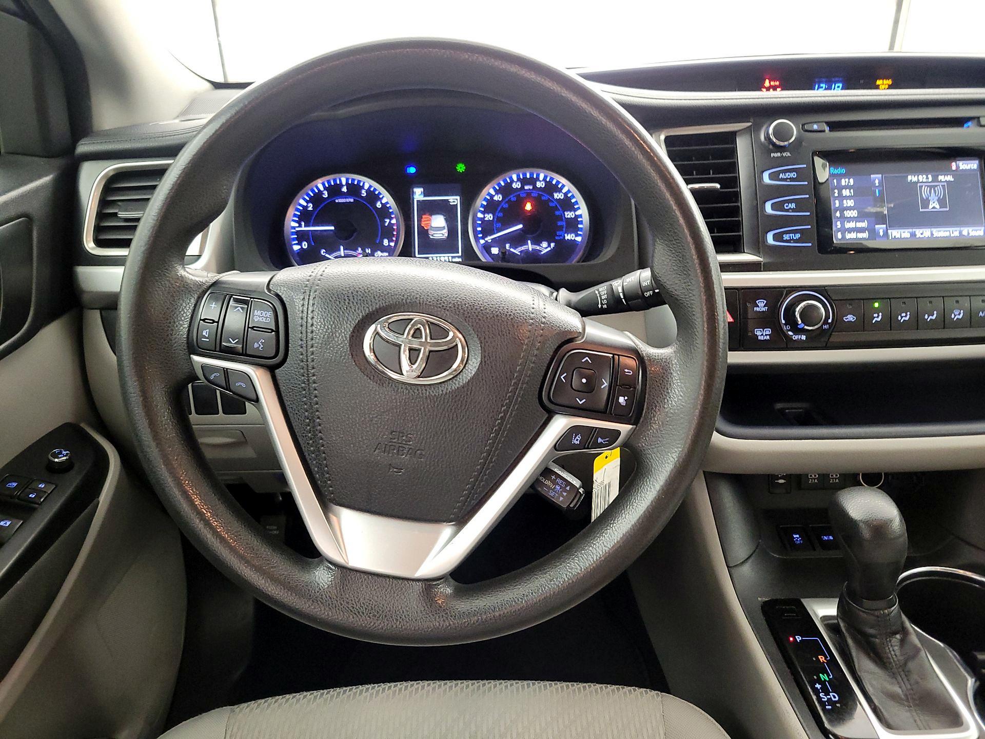 Thumbnail: 2018 Toyota Highlander - 10