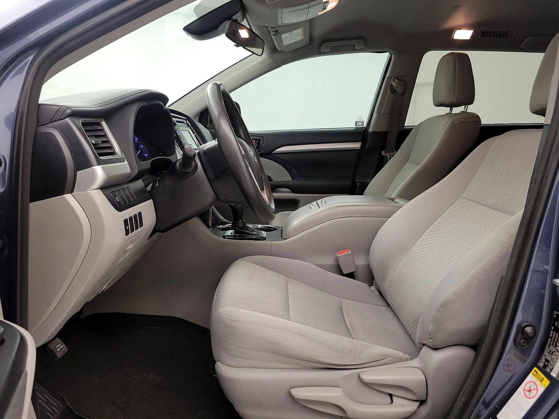 Thumbnail: 2018 Toyota Highlander - 11