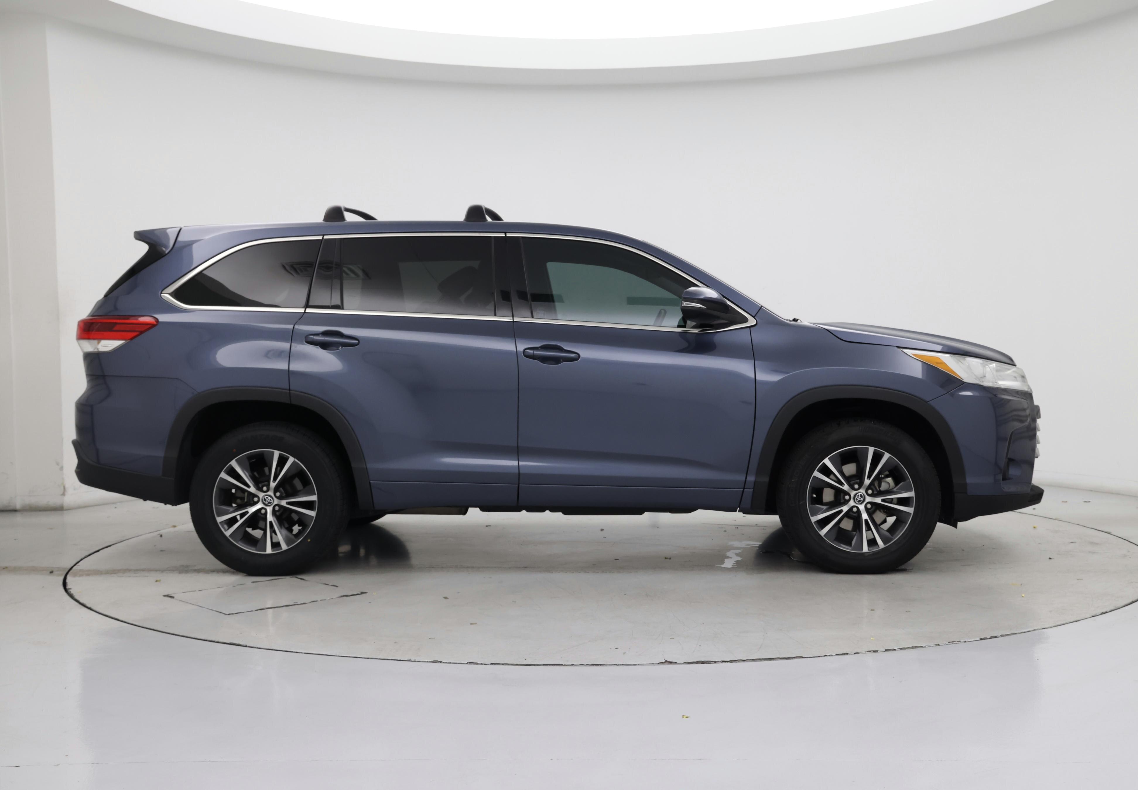 Thumbnail: 2018 Toyota Highlander - 7