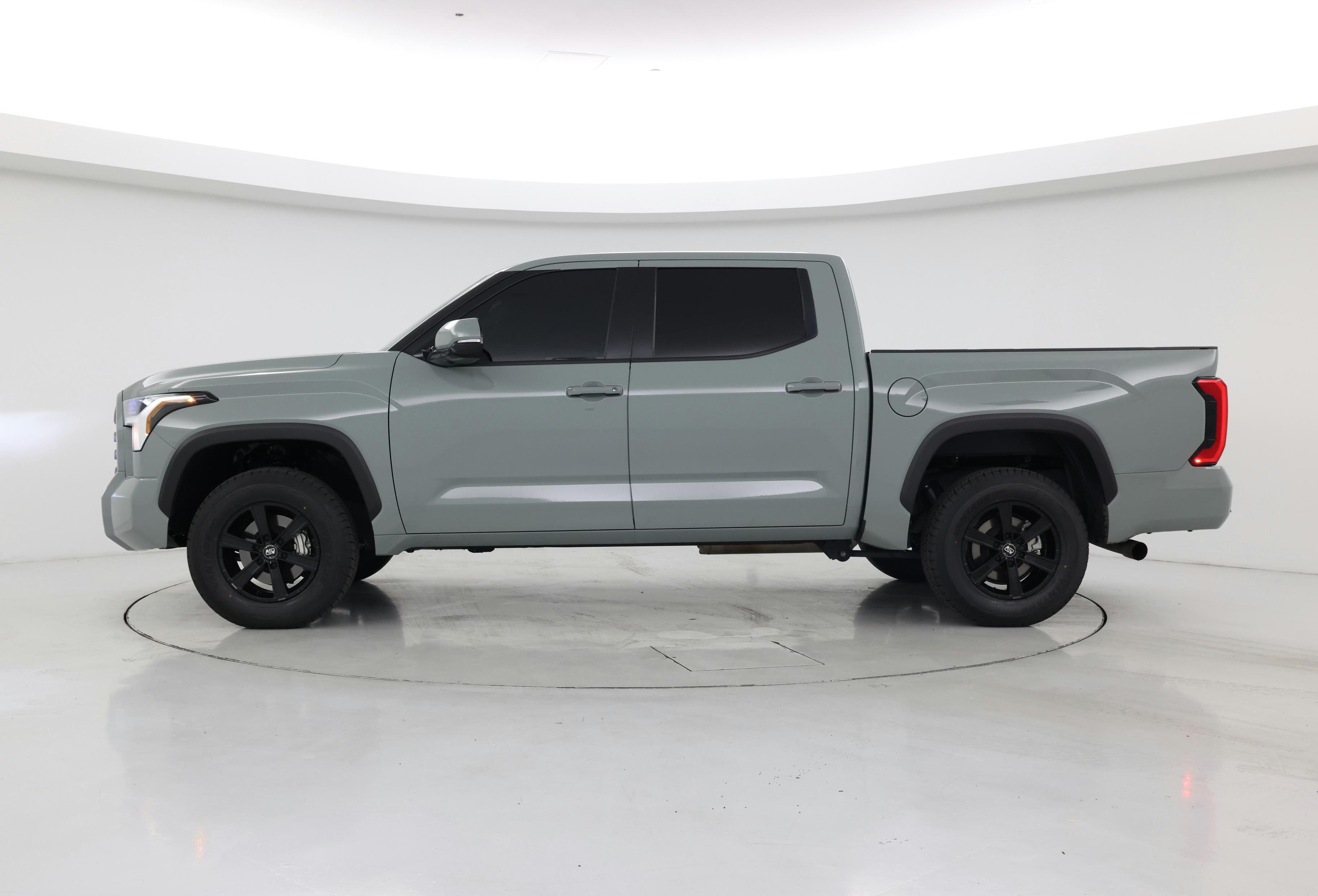 Thumbnail: 2024 Toyota Tundra - 3