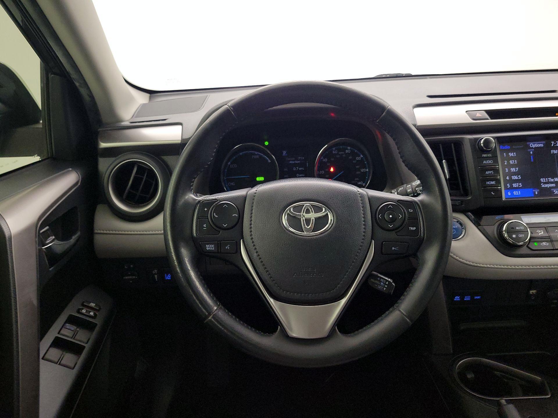 Thumbnail: 2018 Toyota RAV4 - 10
