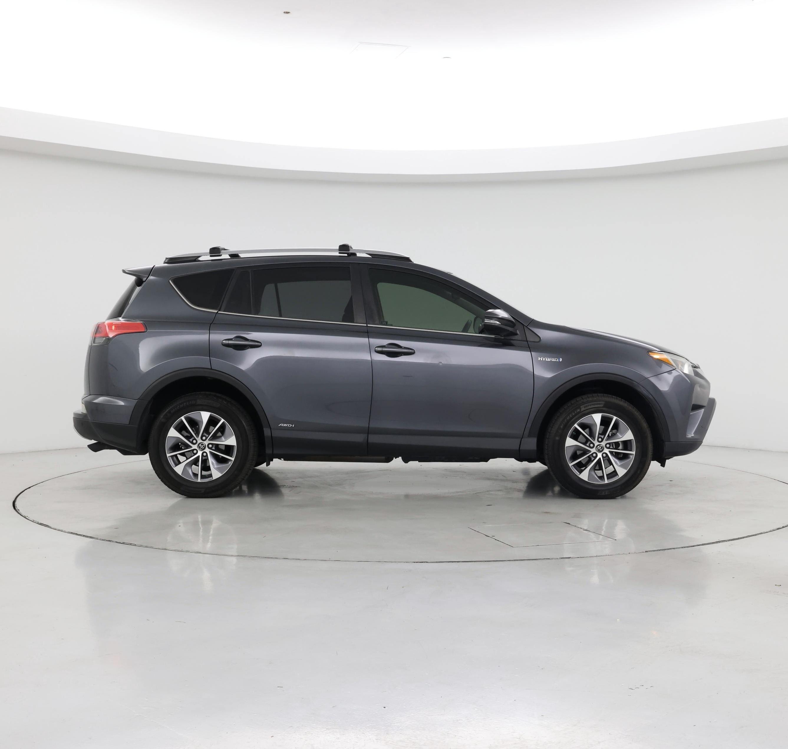 Thumbnail: 2018 Toyota RAV4 - 7
