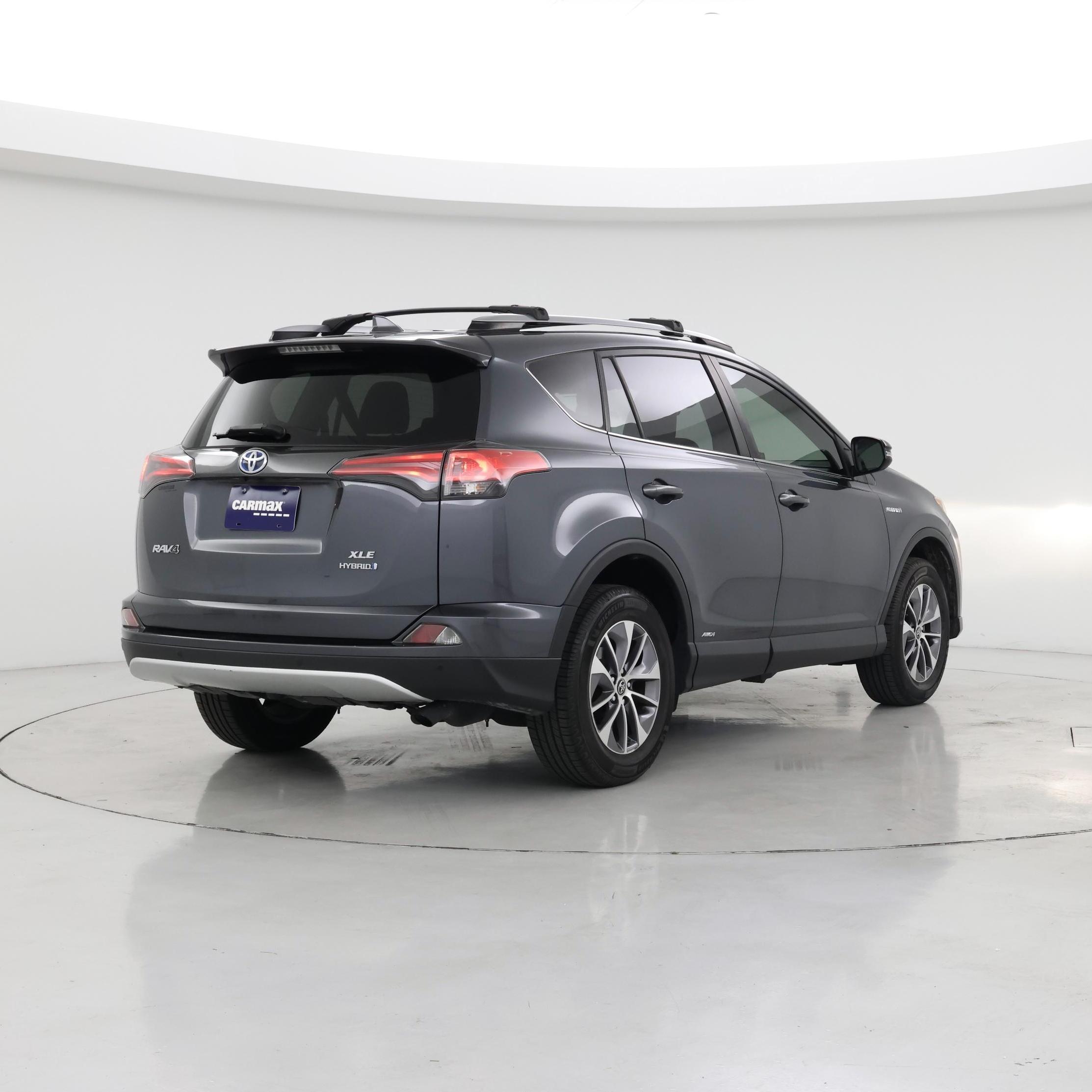 Thumbnail: 2018 Toyota RAV4 - 8