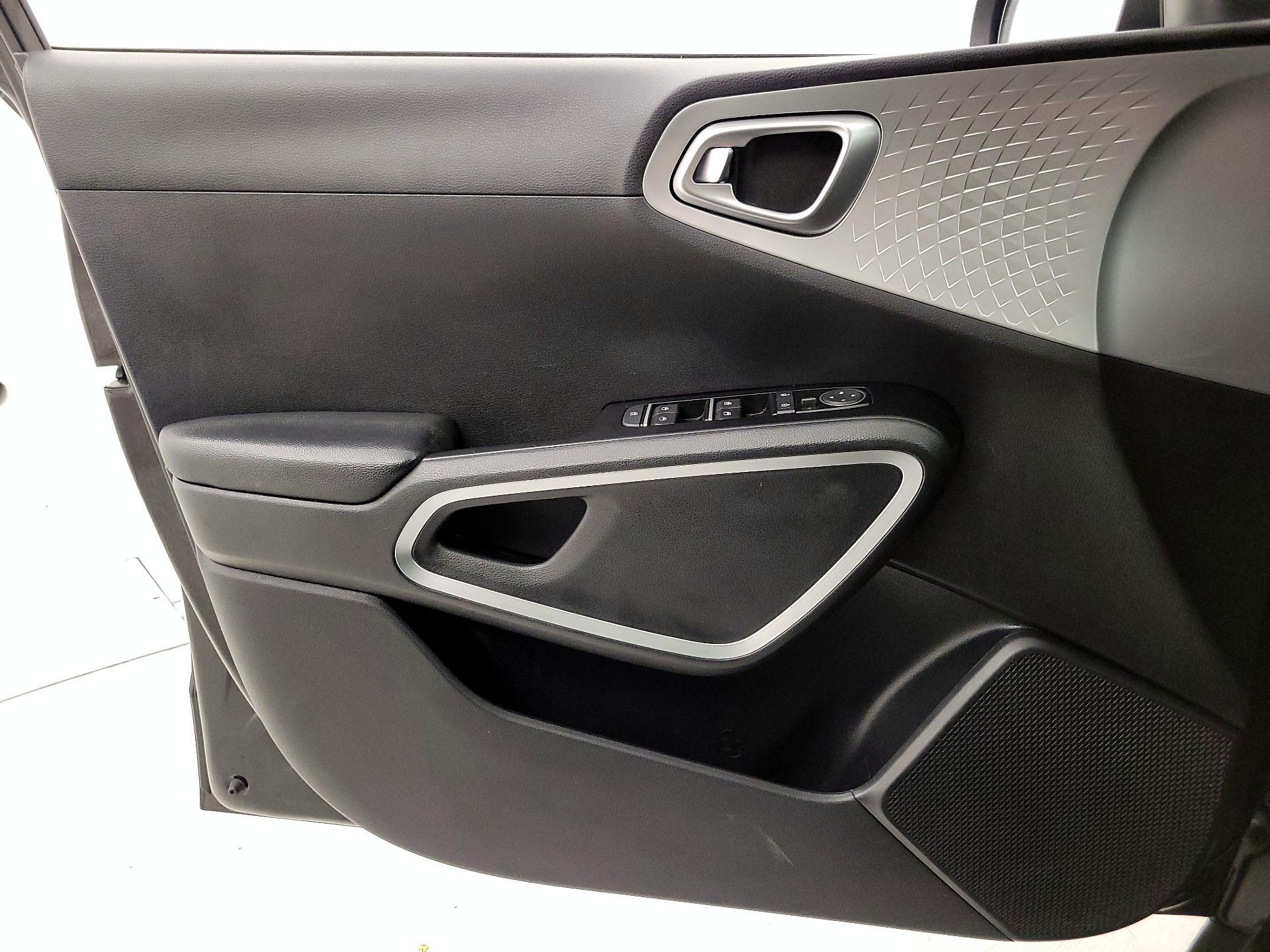Thumbnail: 2020 Kia Soul - 12