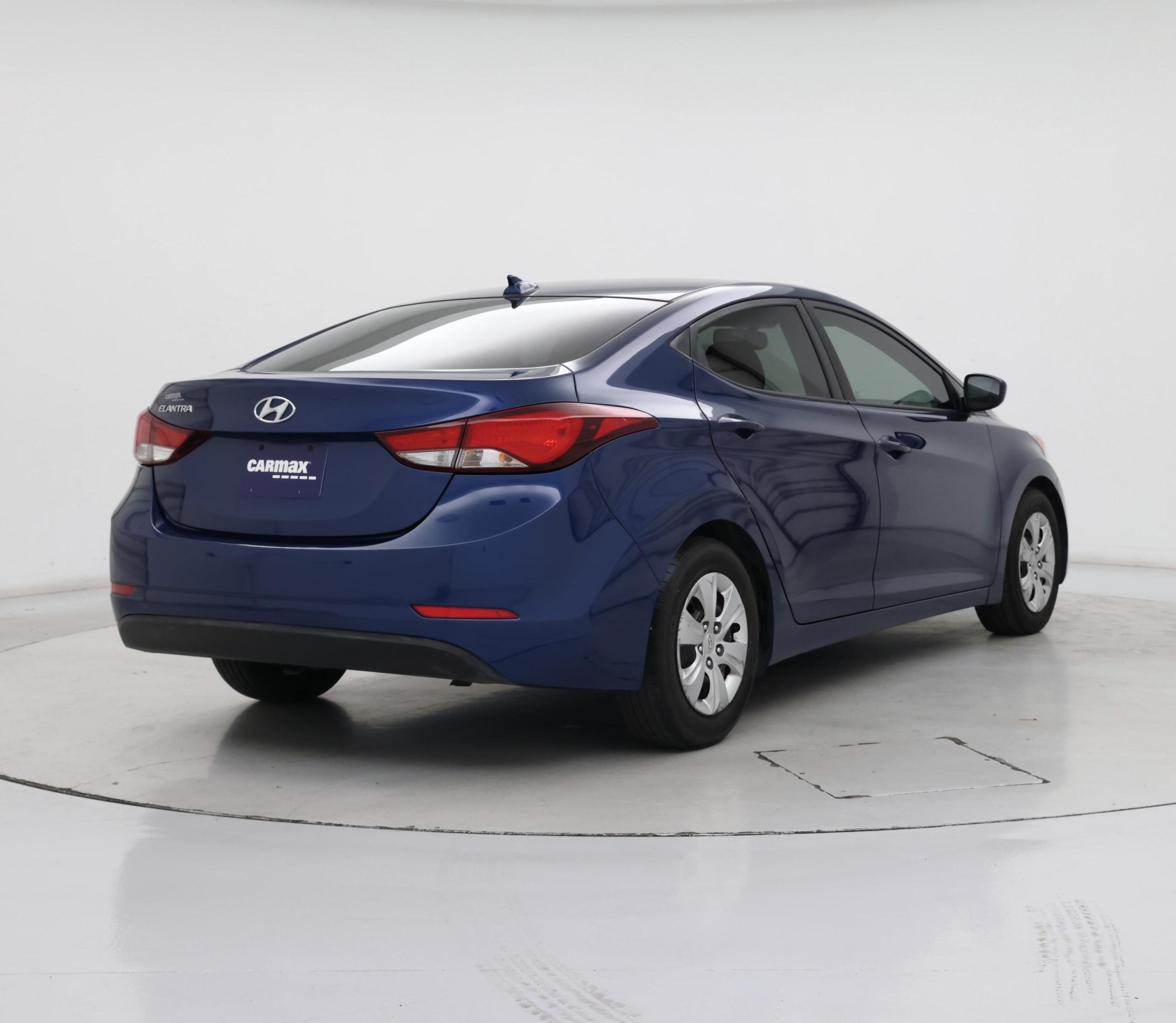 Thumbnail: 2016 Hyundai Elantra - 8