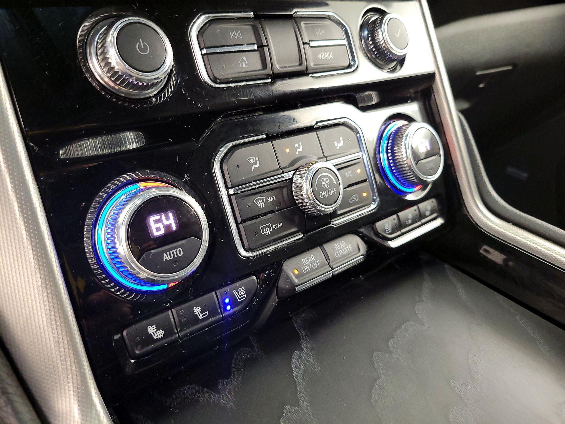 Thumbnail: 2022 GMC Yukon XL - 17