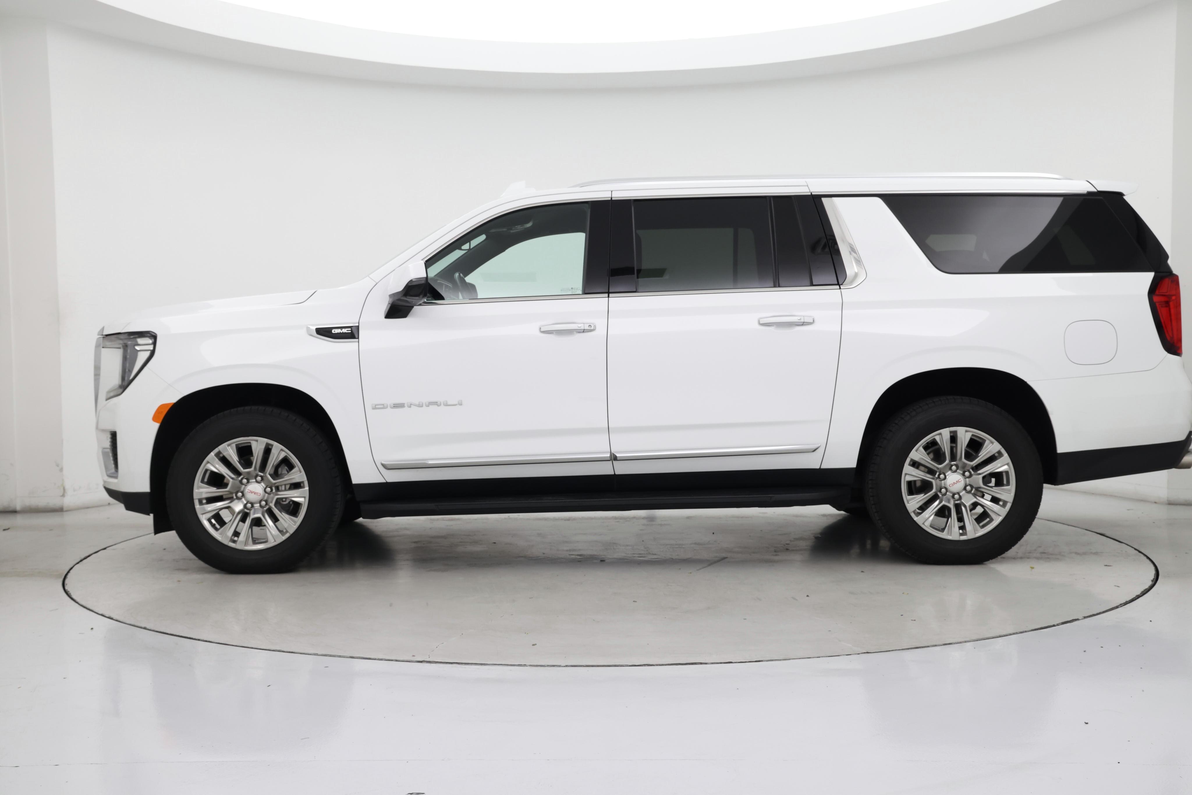 Thumbnail: 2022 GMC Yukon XL - 3