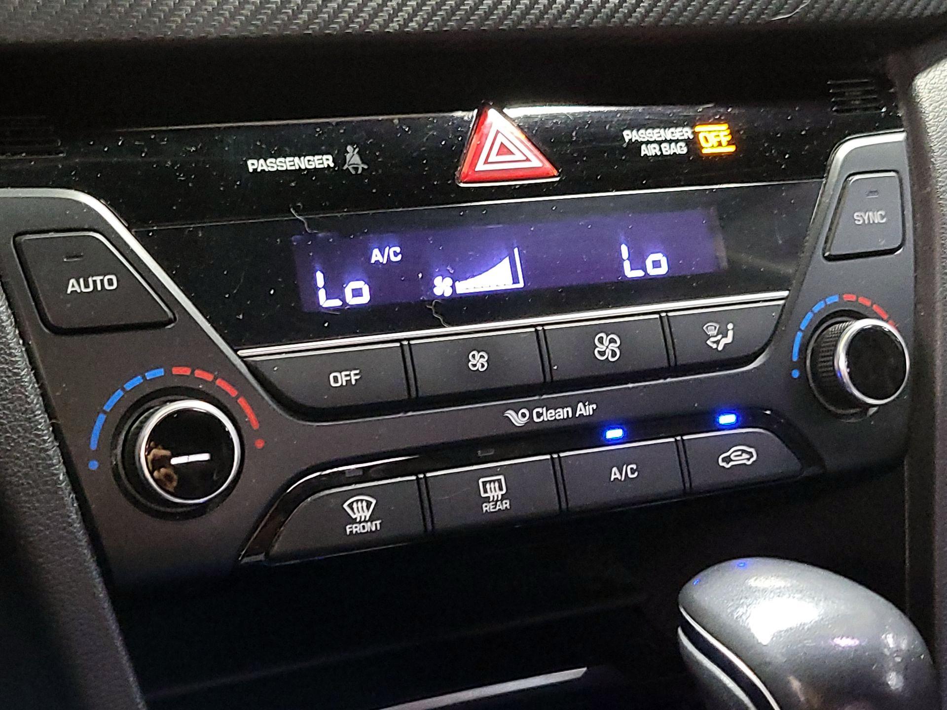 Thumbnail: 2018 Hyundai Elantra - 17