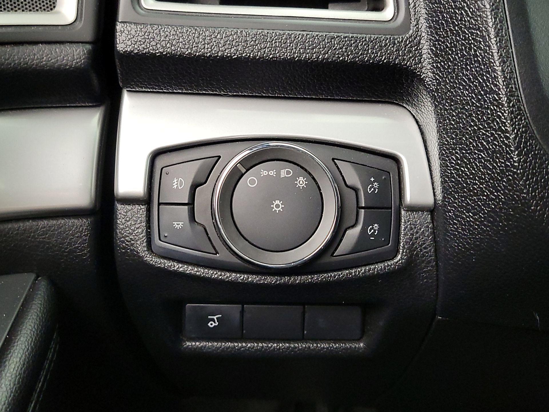 Thumbnail: 2017 Ford Explorer - 13