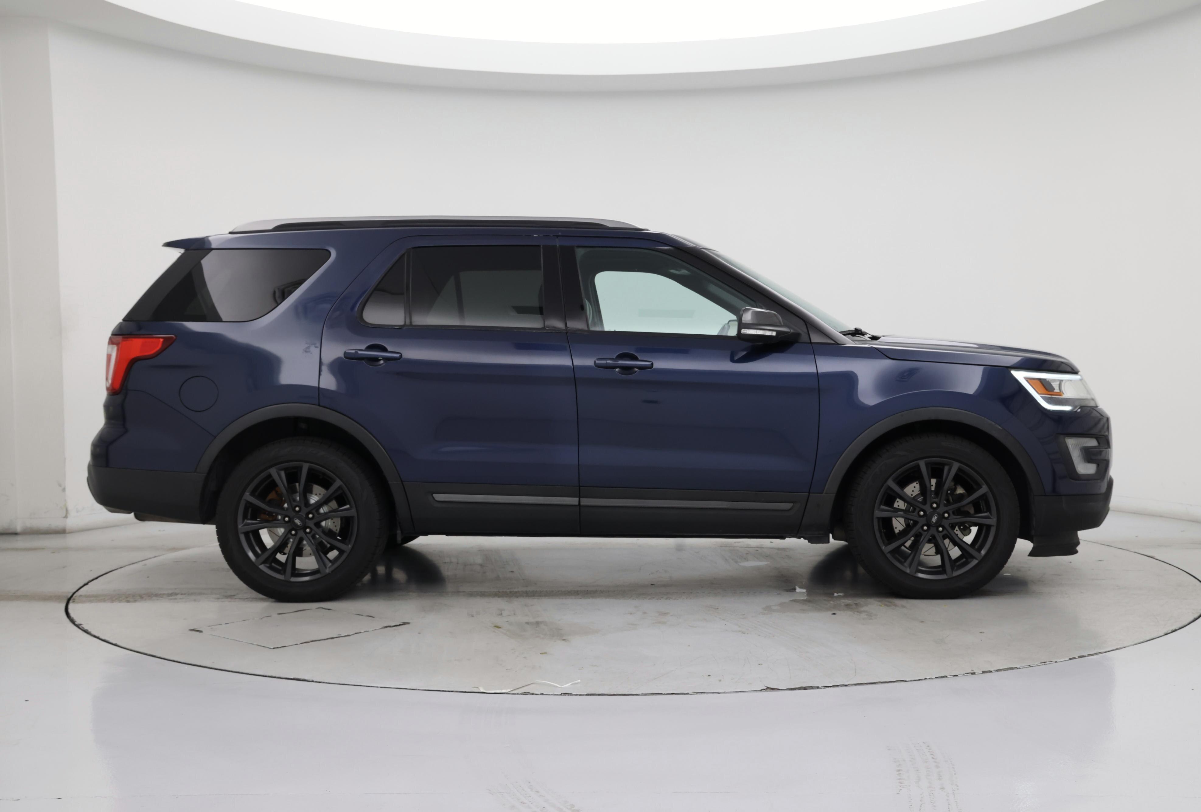 Thumbnail: 2017 Ford Explorer - 7