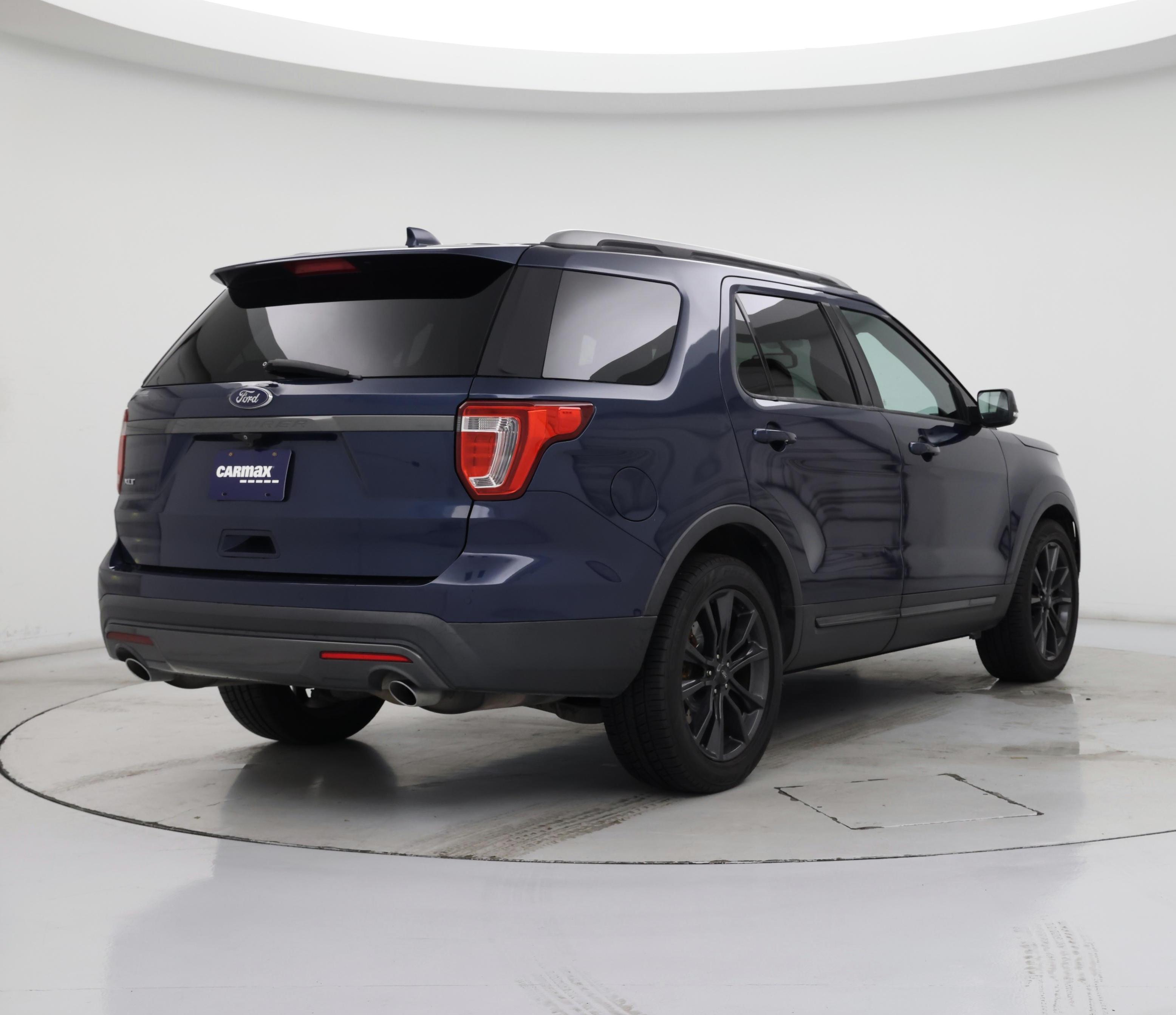 Thumbnail: 2017 Ford Explorer - 8