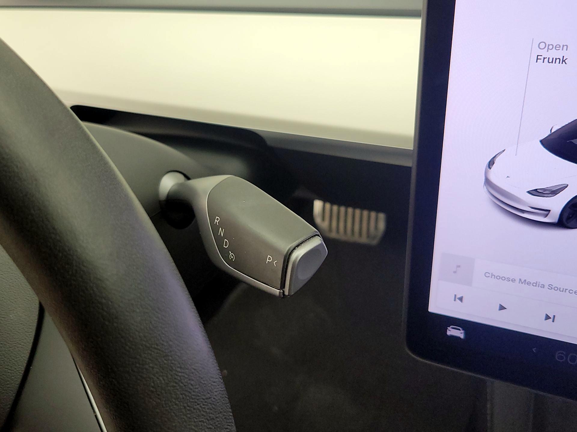 Thumbnail: 2021 Tesla Model 3 - 17