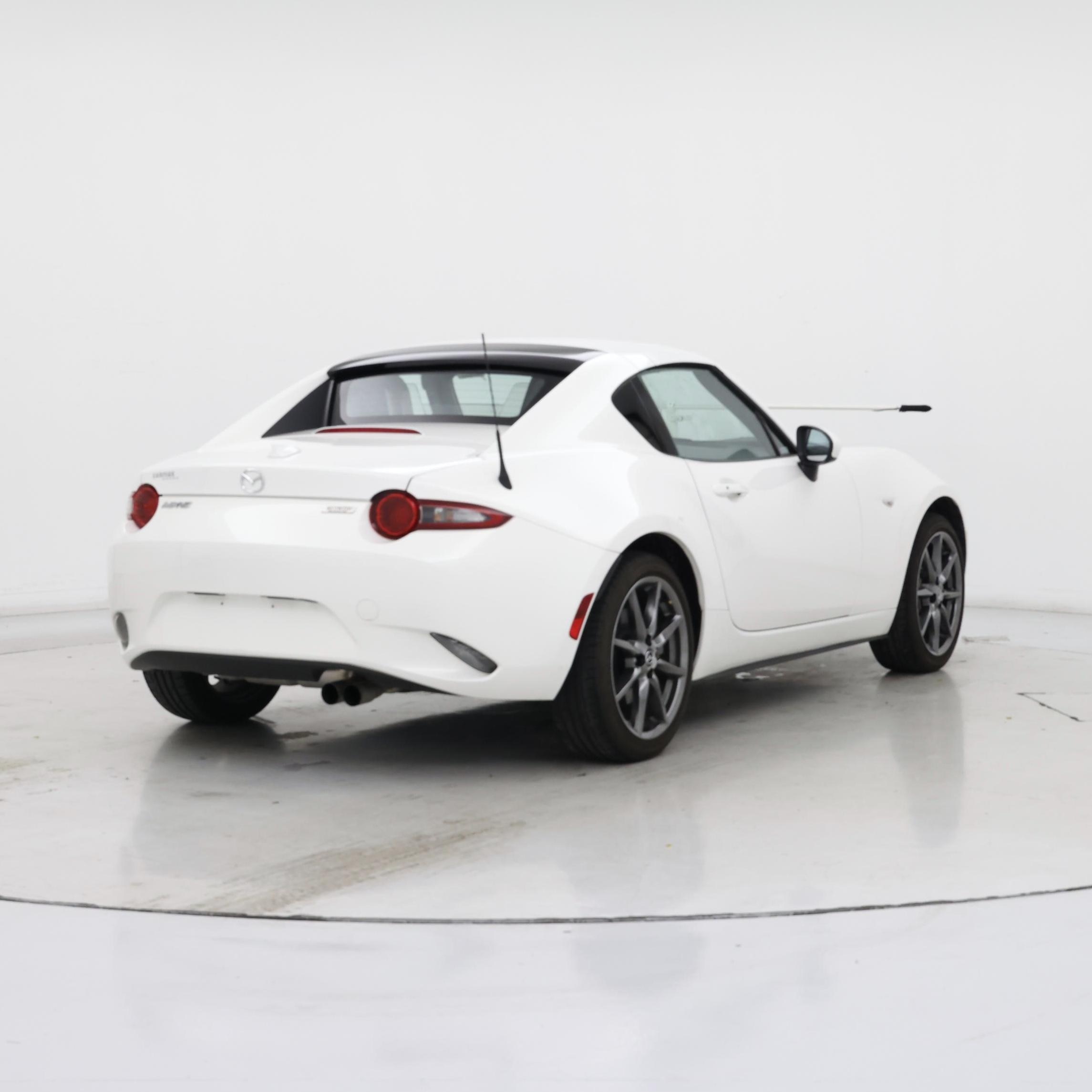 Thumbnail: 2017 Mazda MX-5 Miata - 8