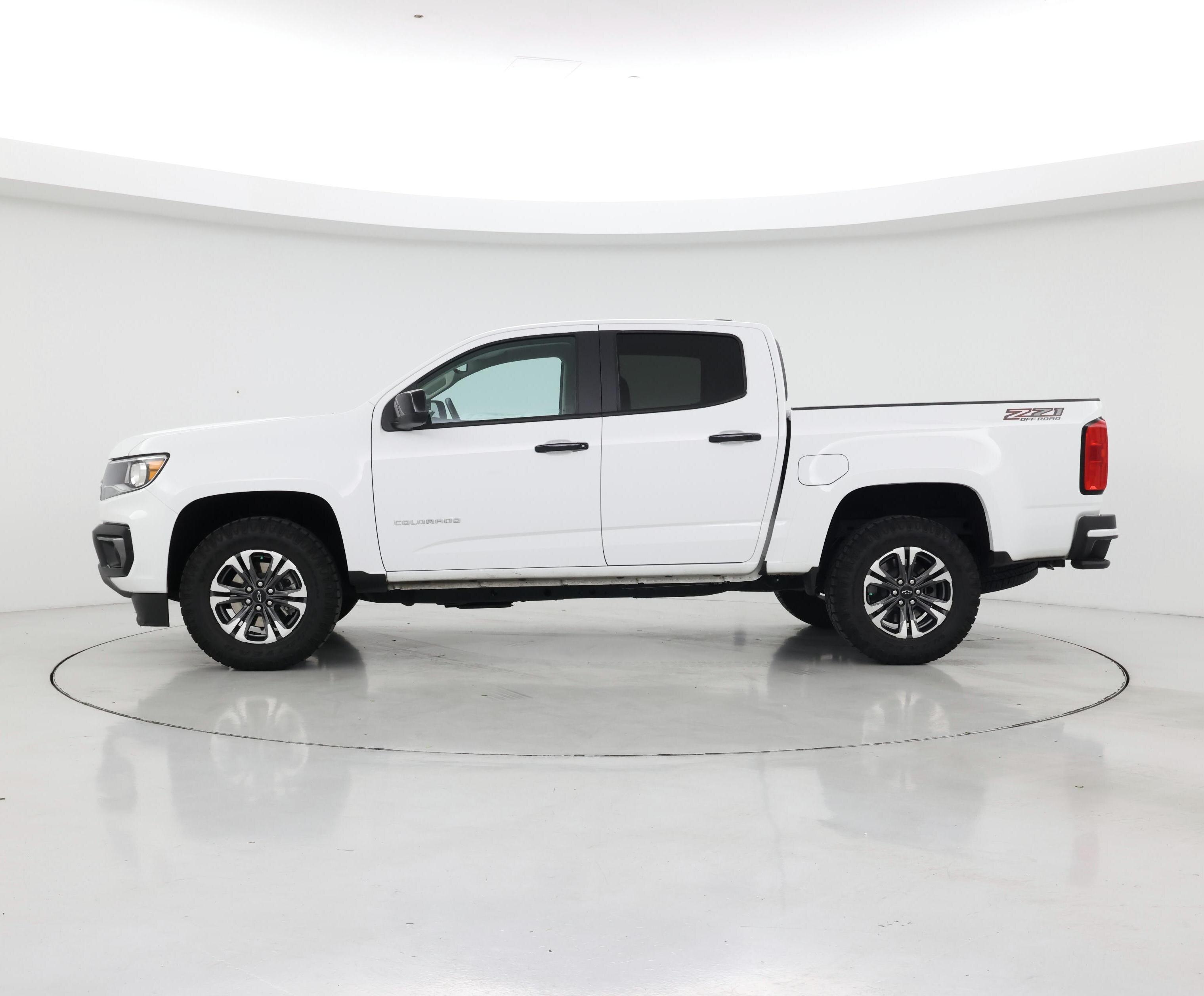 Thumbnail: 2022 Chevrolet Colorado - 3