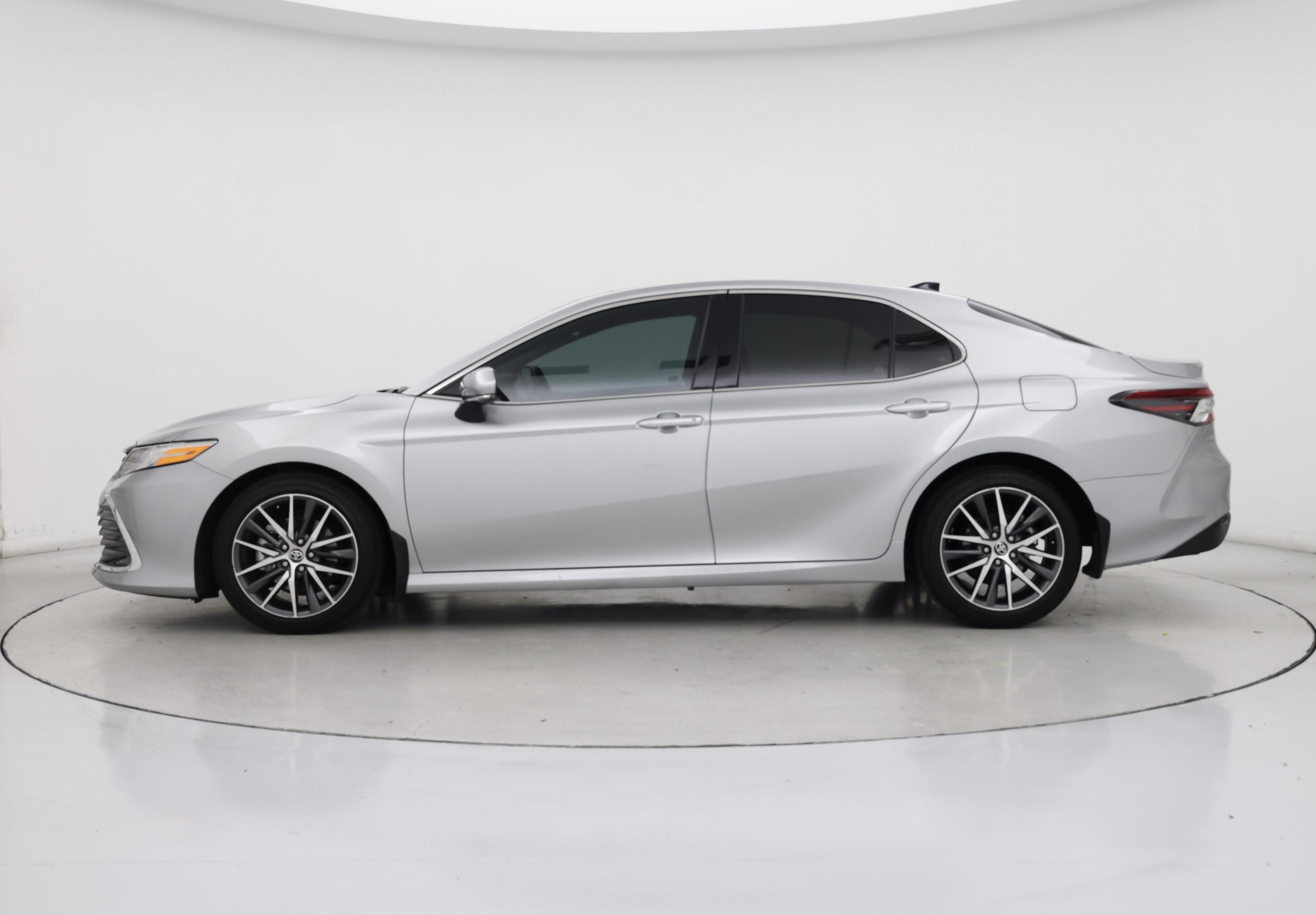 Thumbnail: 2023 Toyota Camry - 3