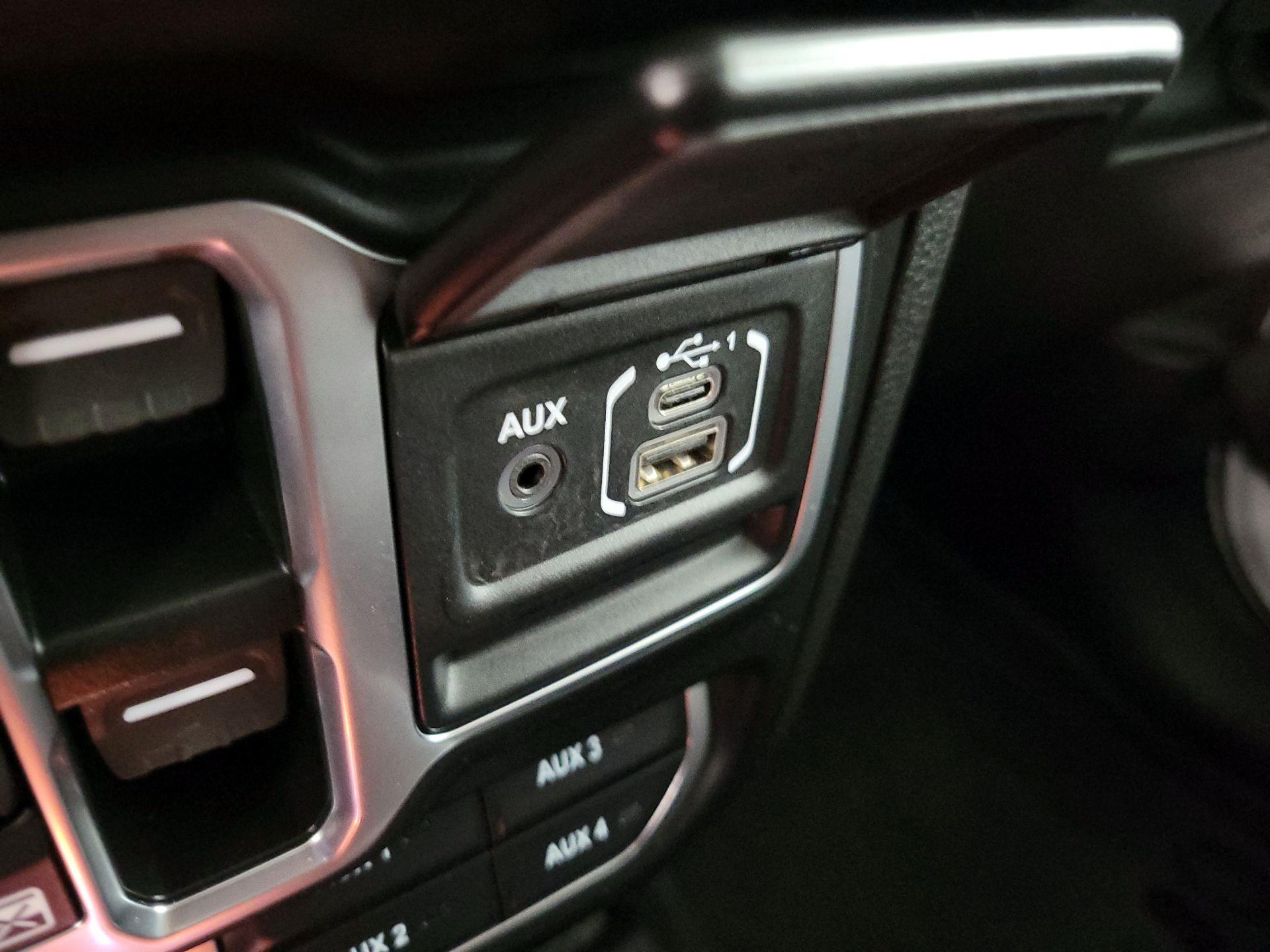 Thumbnail: 2024 Jeep Wrangler - 18