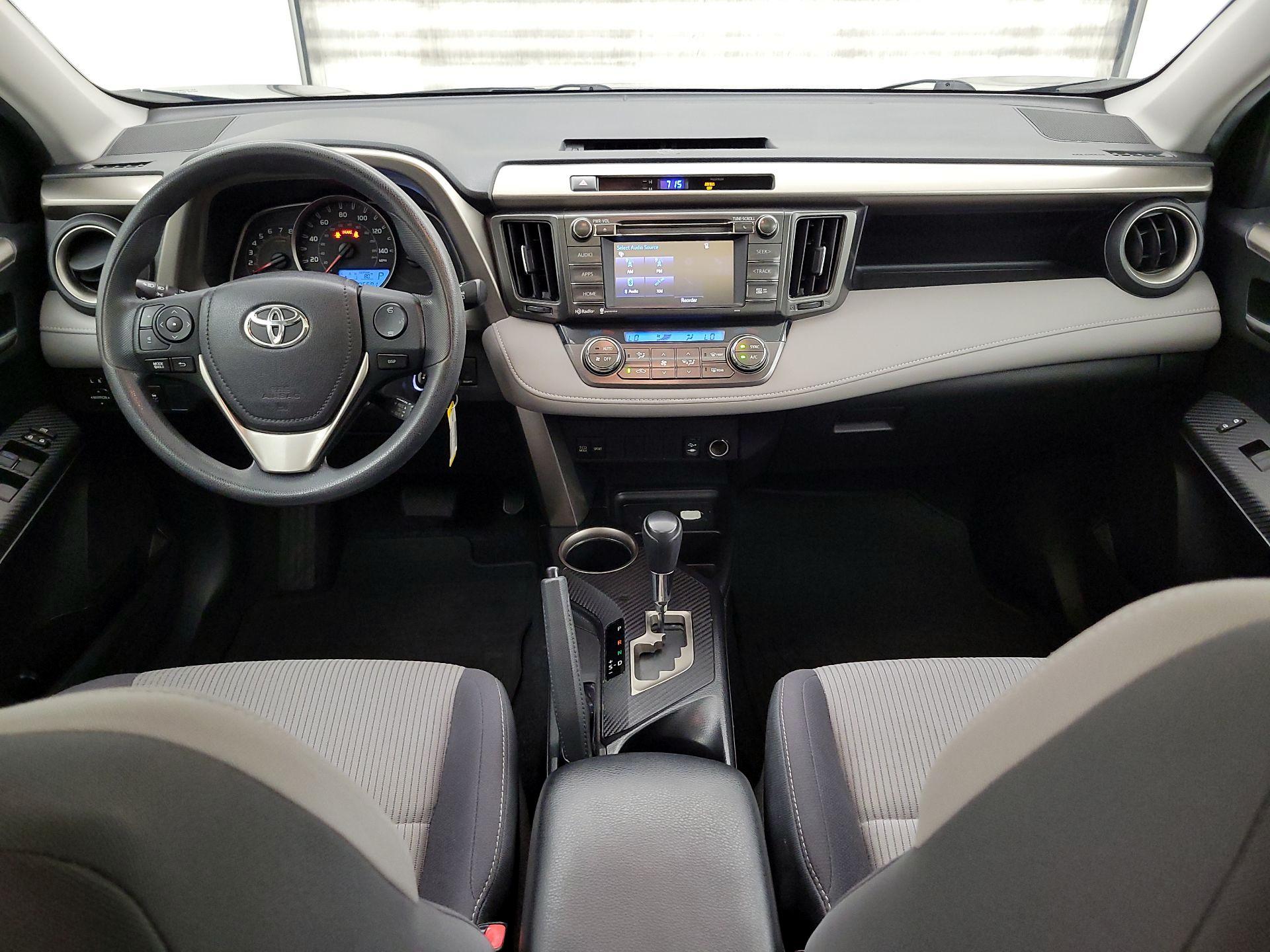 Thumbnail: 2015 Toyota RAV4 - 9