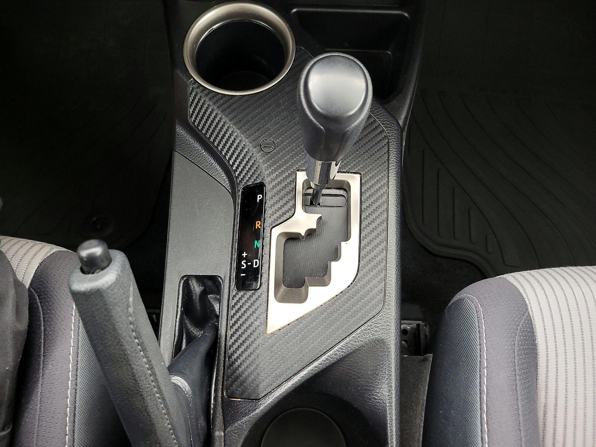 Thumbnail: 2015 Toyota RAV4 - 18