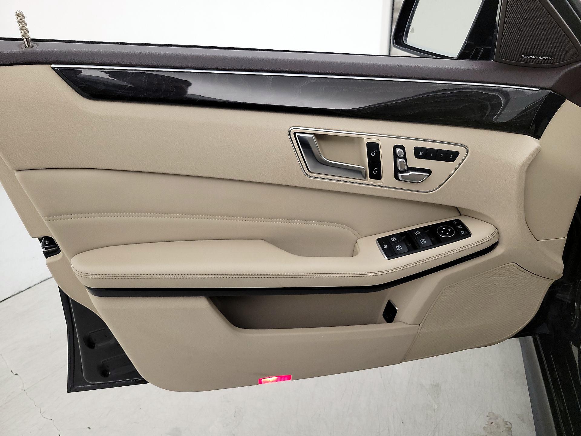 Thumbnail: 2016 Mercedes-Benz E-Class - 12