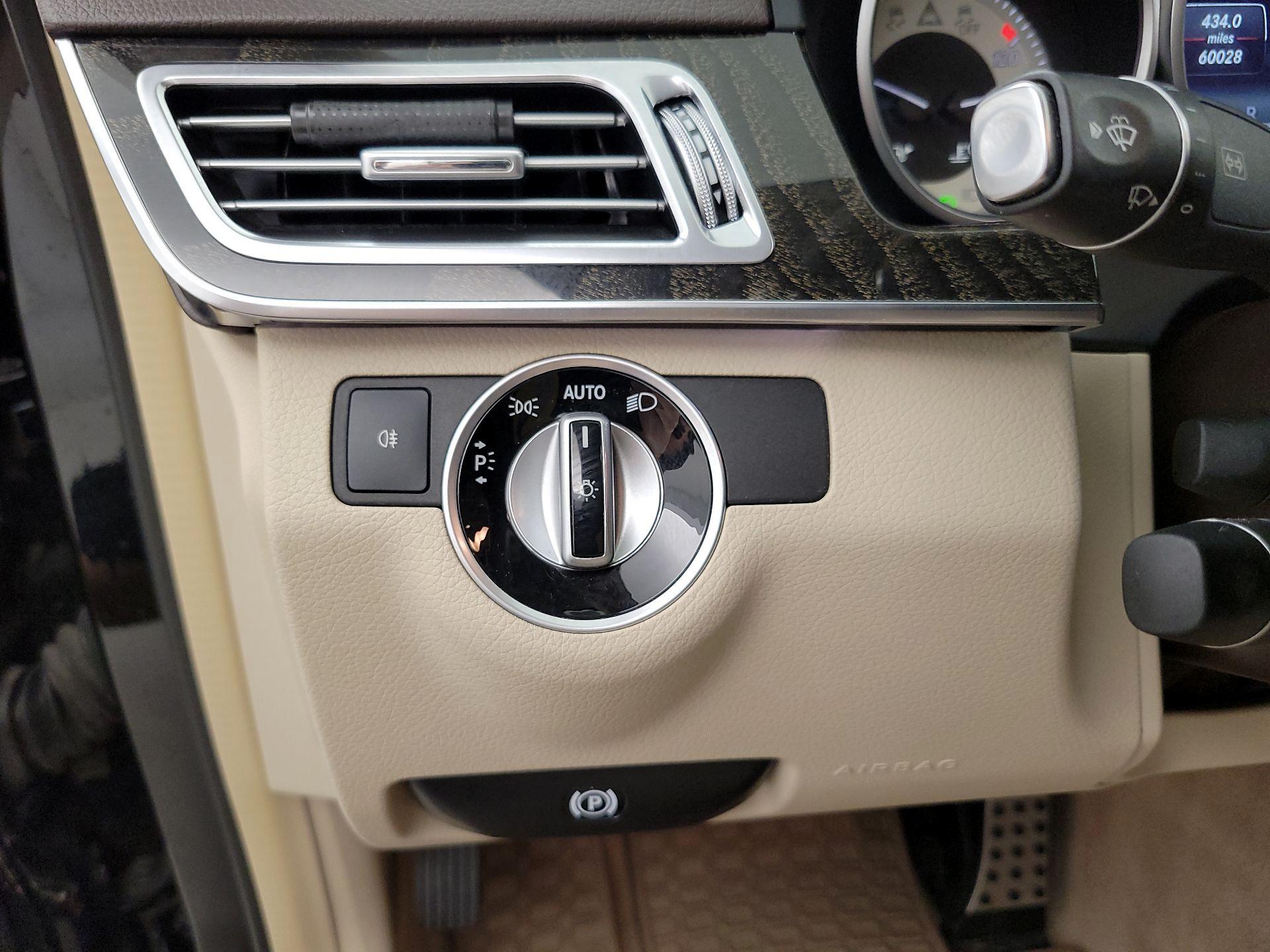 Thumbnail: 2016 Mercedes-Benz E-Class - 13