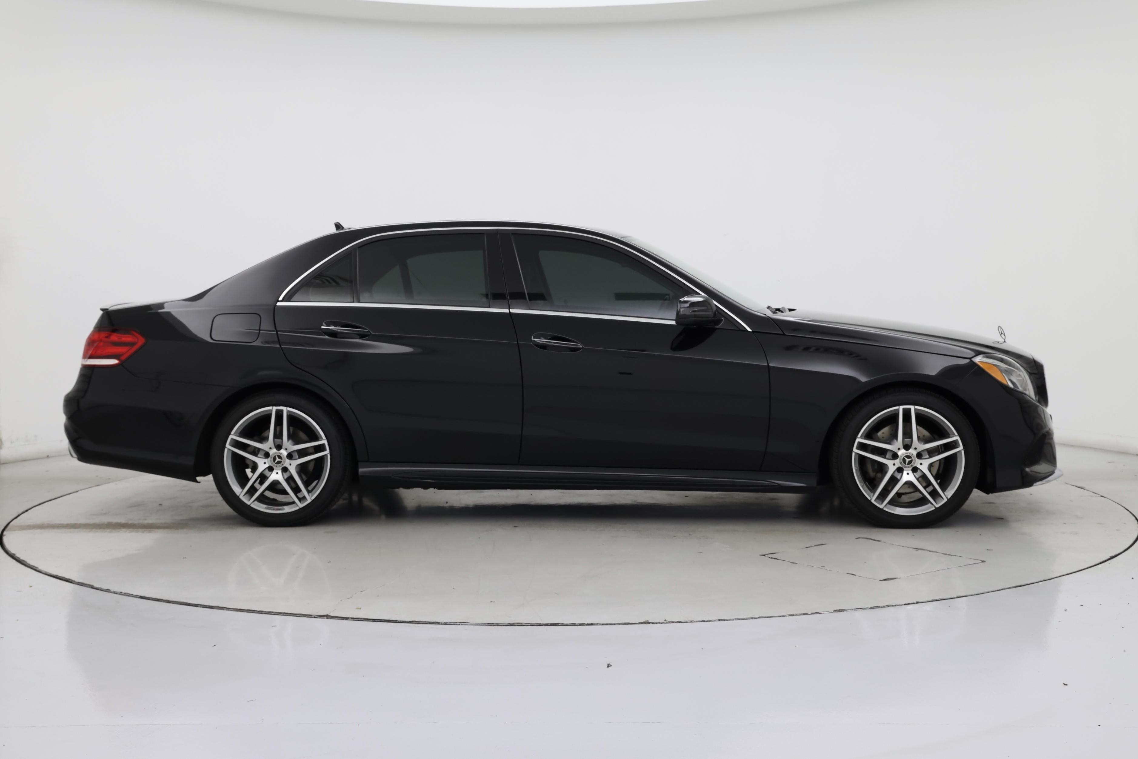 Thumbnail: 2016 Mercedes-Benz E-Class - 7