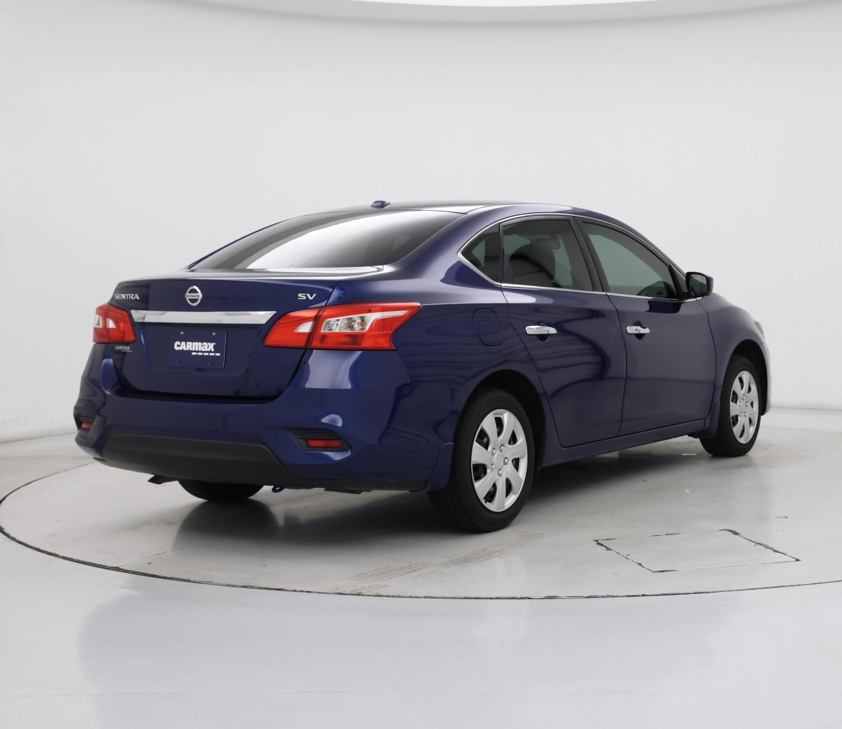 Thumbnail: 2017 Nissan Sentra - 8
