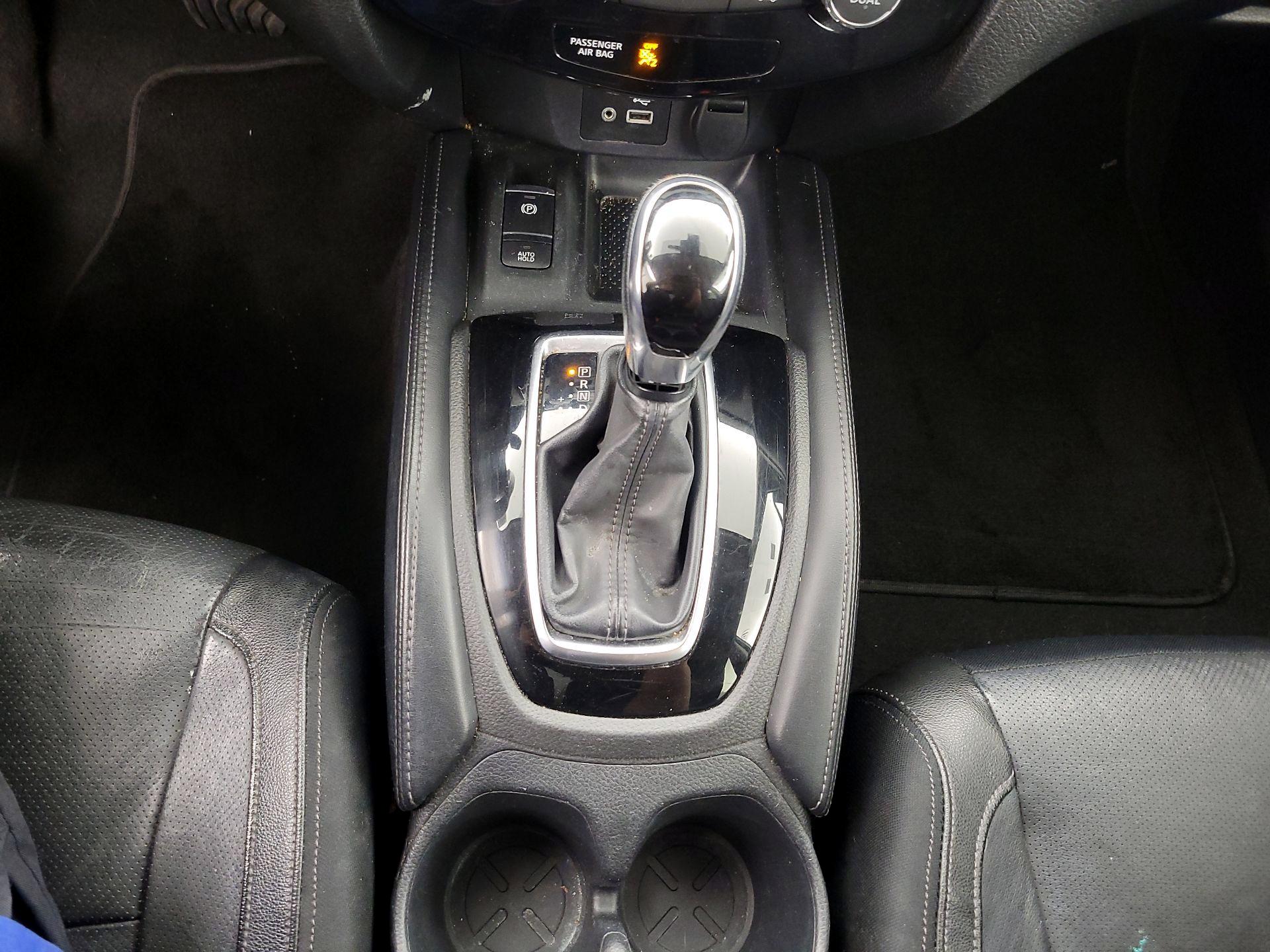 Thumbnail: 2019 Nissan Rogue - 18