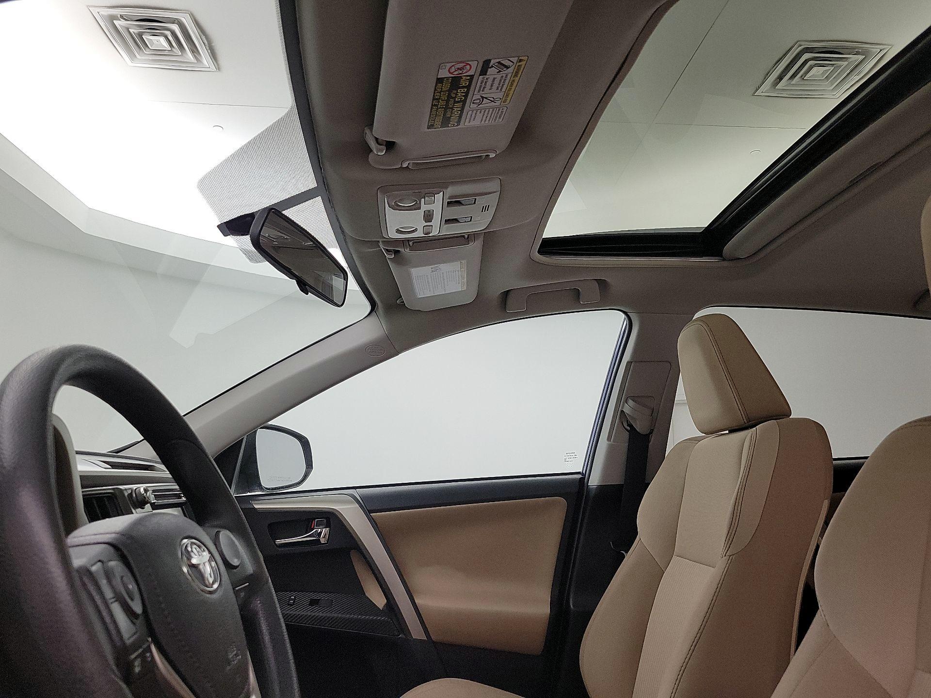 Thumbnail: 2015 Toyota RAV4 - 19