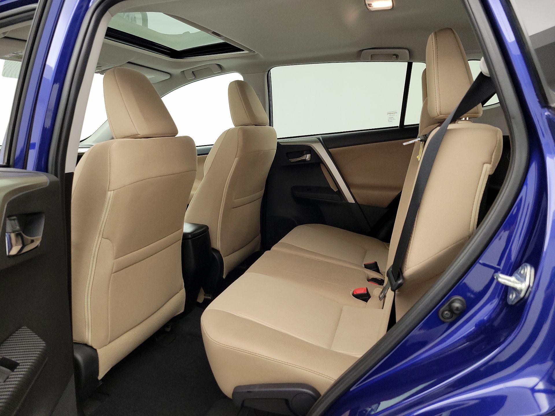 Thumbnail: 2015 Toyota RAV4 - 20