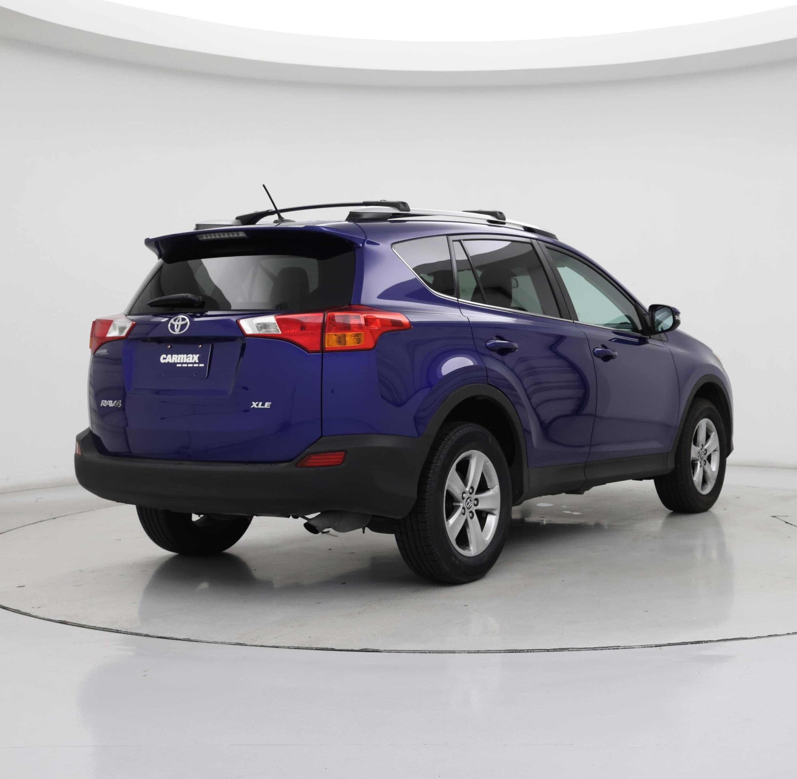 Thumbnail: 2015 Toyota RAV4 - 8