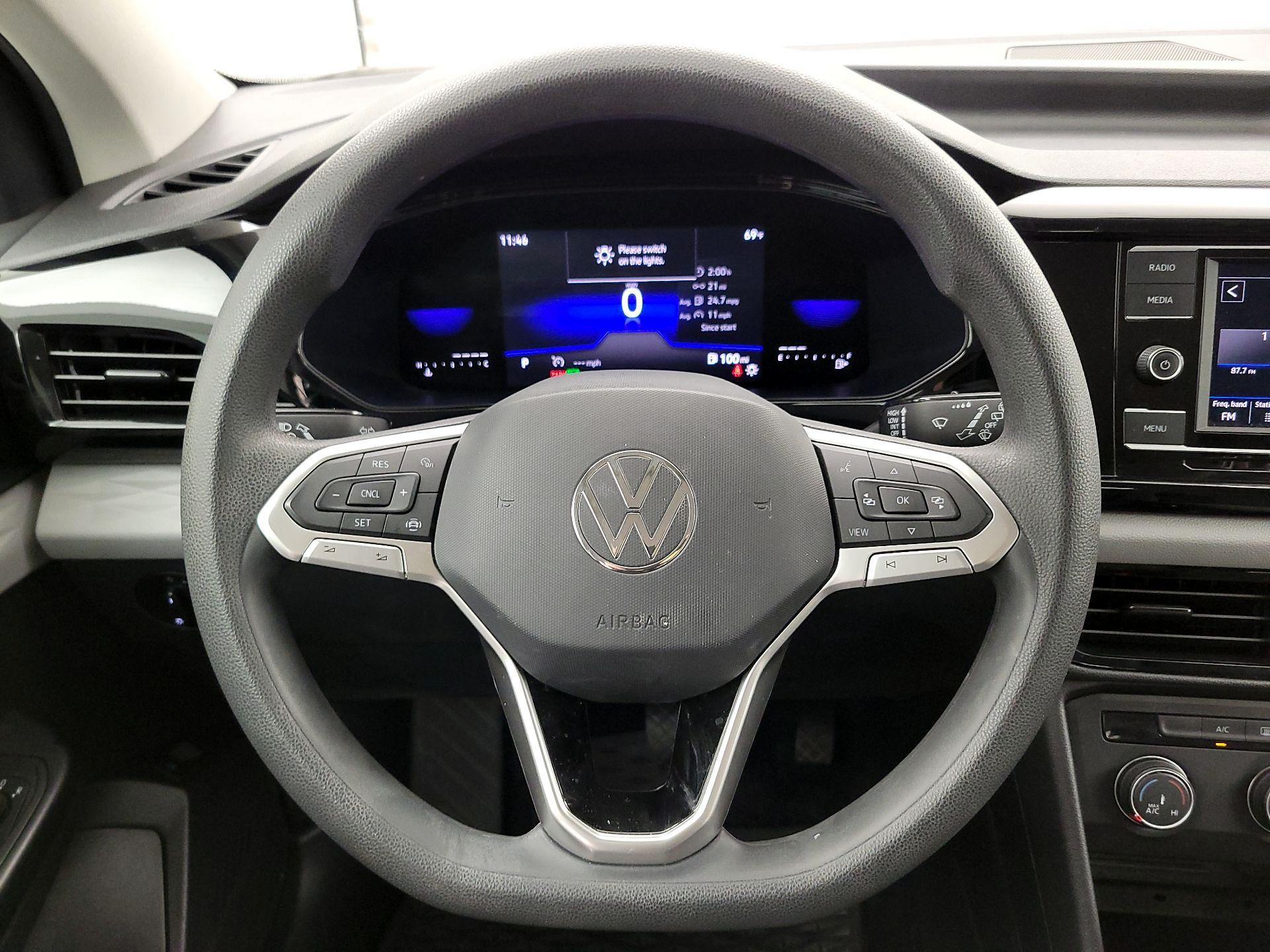 Thumbnail: 2022 Volkswagen Taos - 10