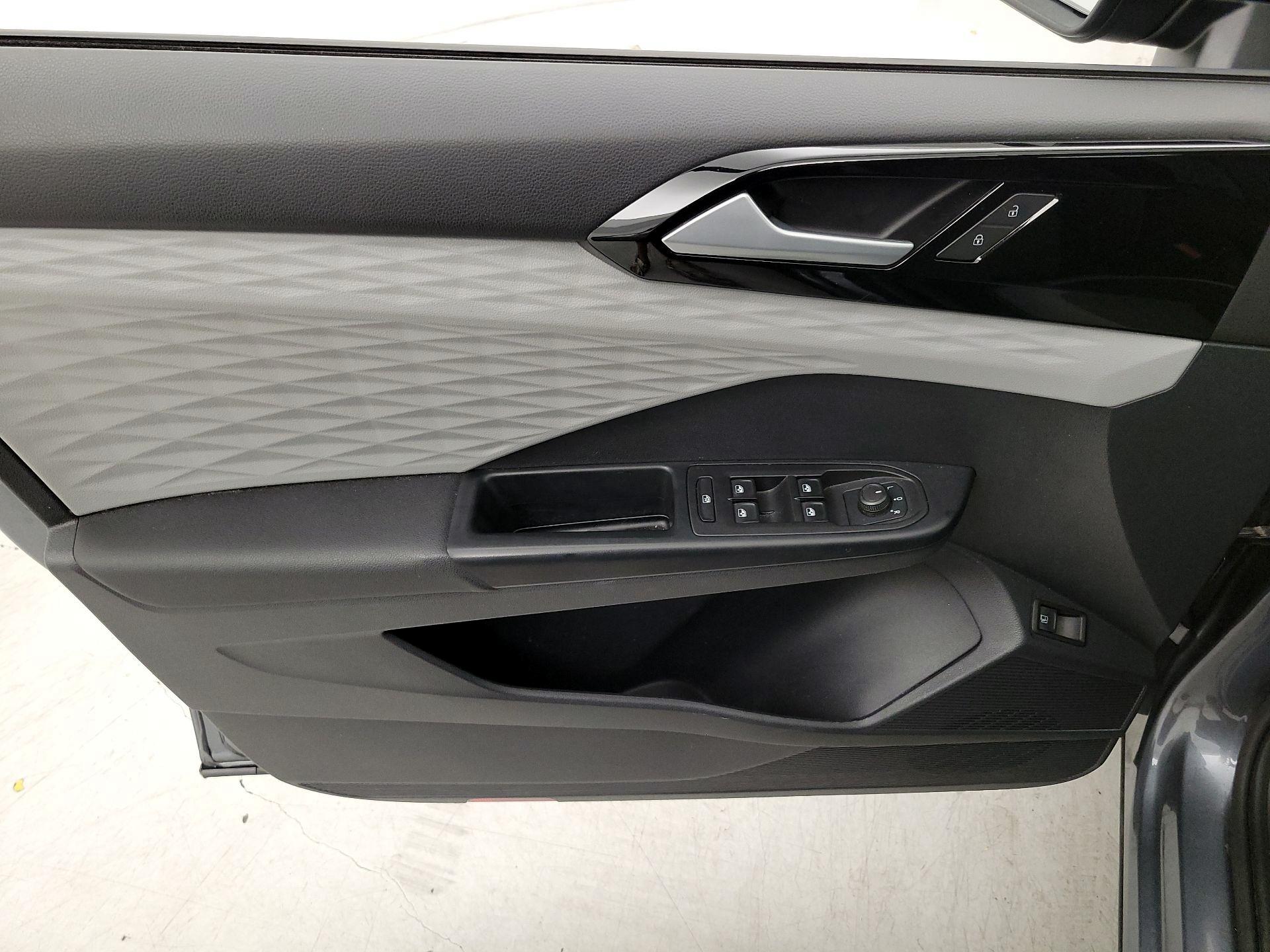 Thumbnail: 2022 Volkswagen Taos - 12